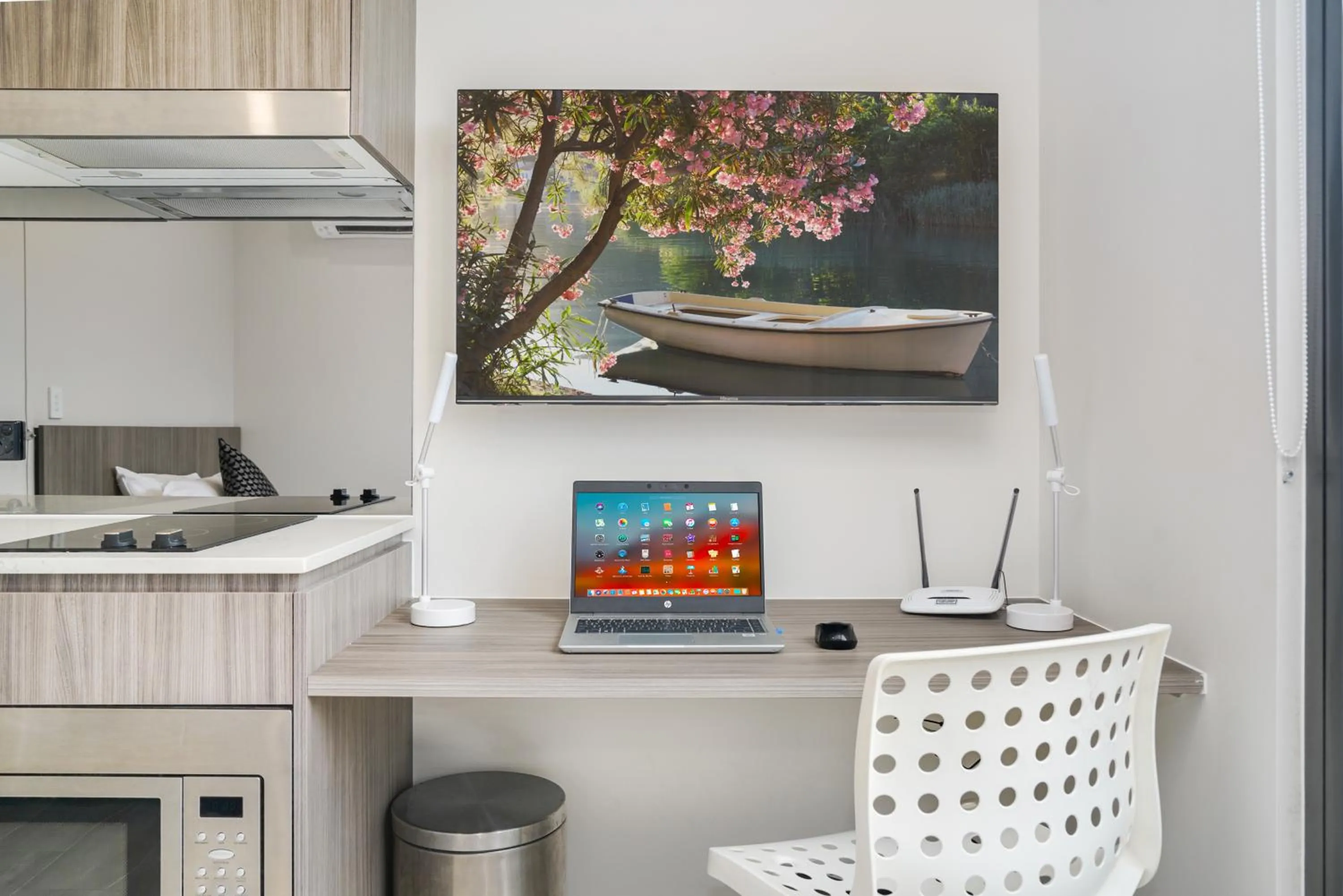 TV and multimedia in Coogee Studio Apartments