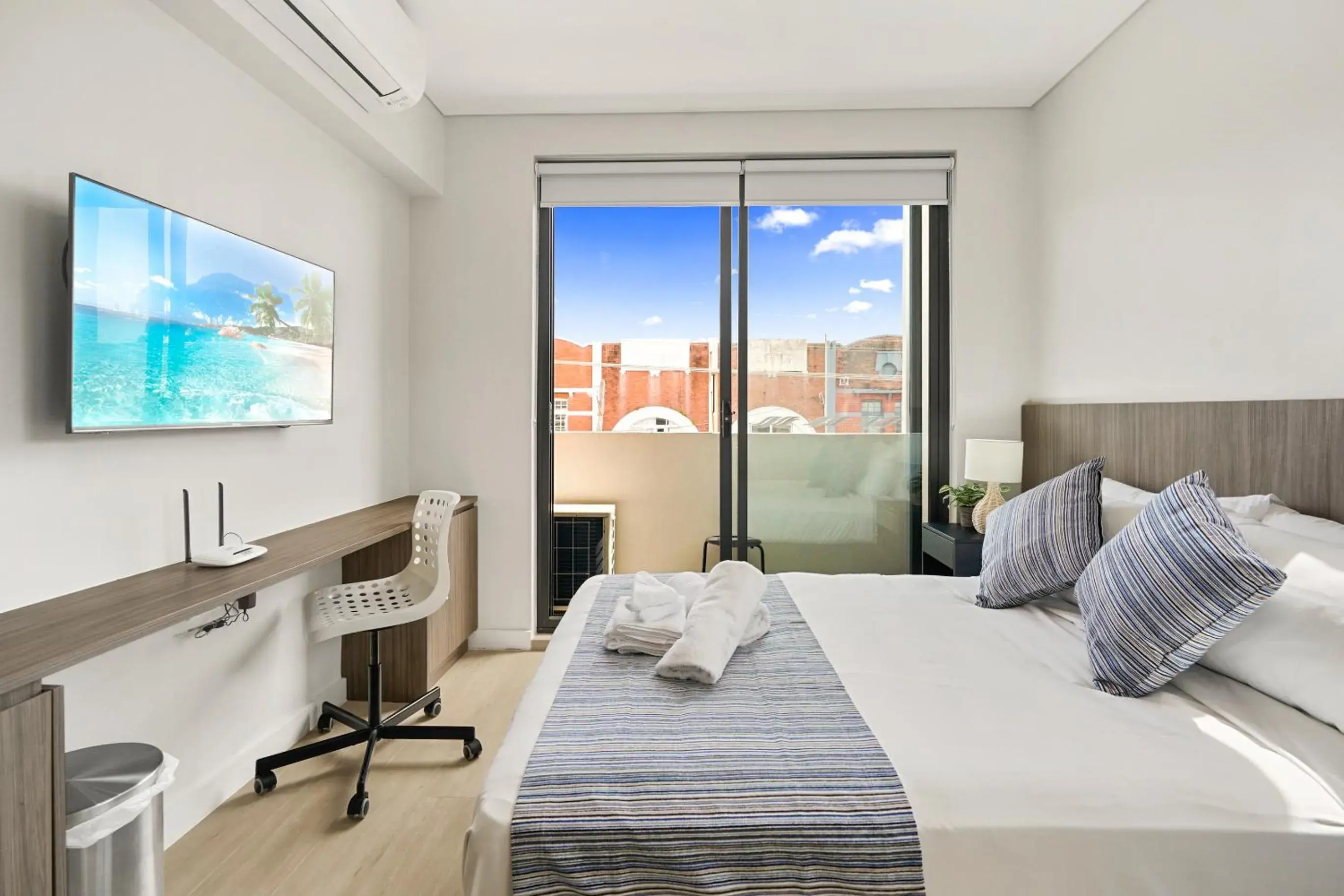 Bed in Coogee Studio Apartments Bed in Coogee Studio Apartments