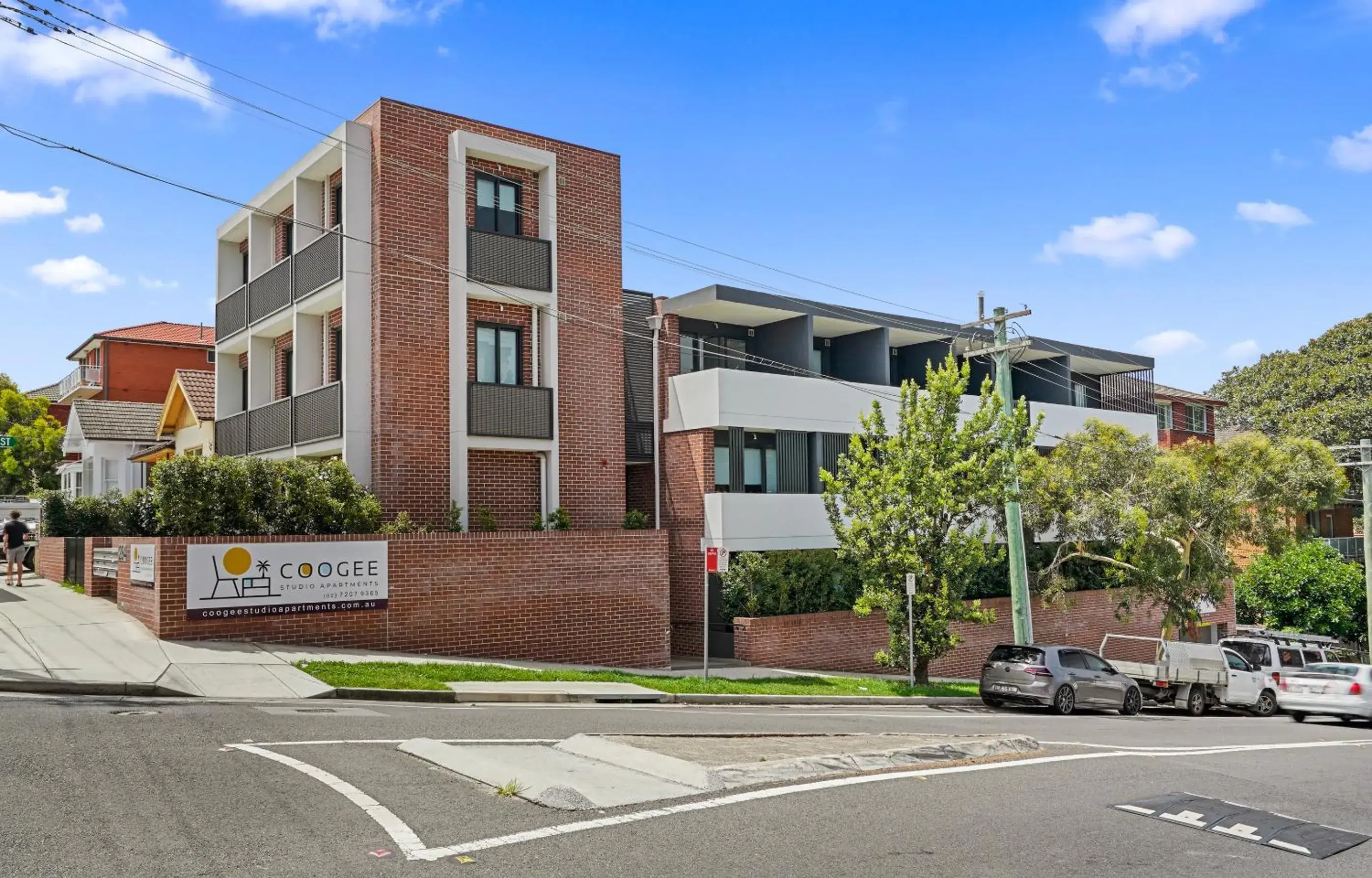 Property building in Coogee Studio Apartments Property building in Coogee Studio Apartments