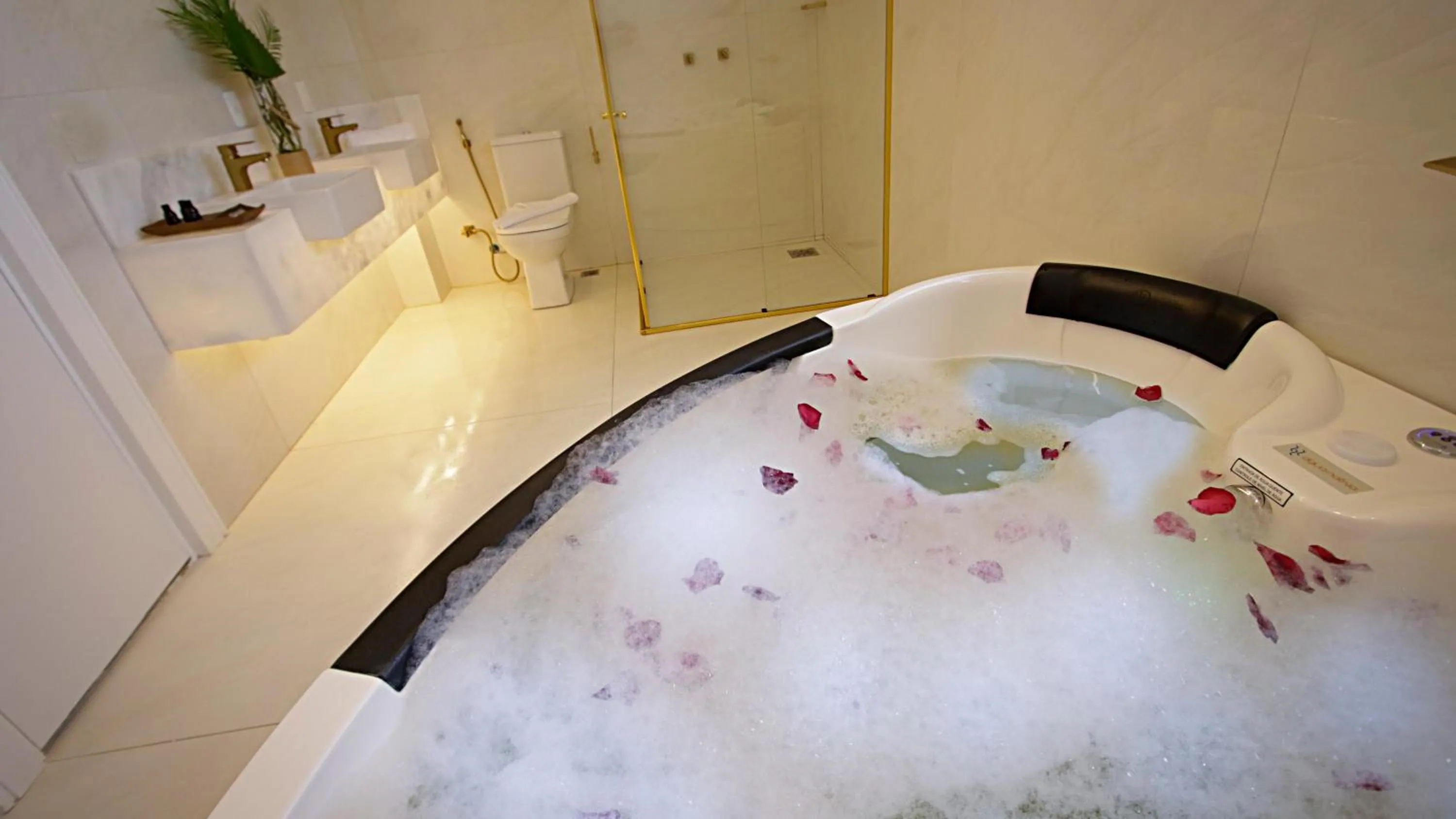 Hot Tub in Paraiso Beach Hotel