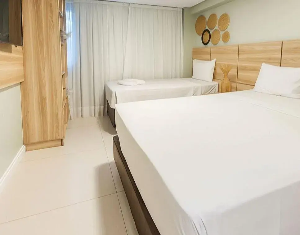 Superior Triple Room in Paraiso Beach Hotel Superior Triple Room in Paraiso Beach Hotel