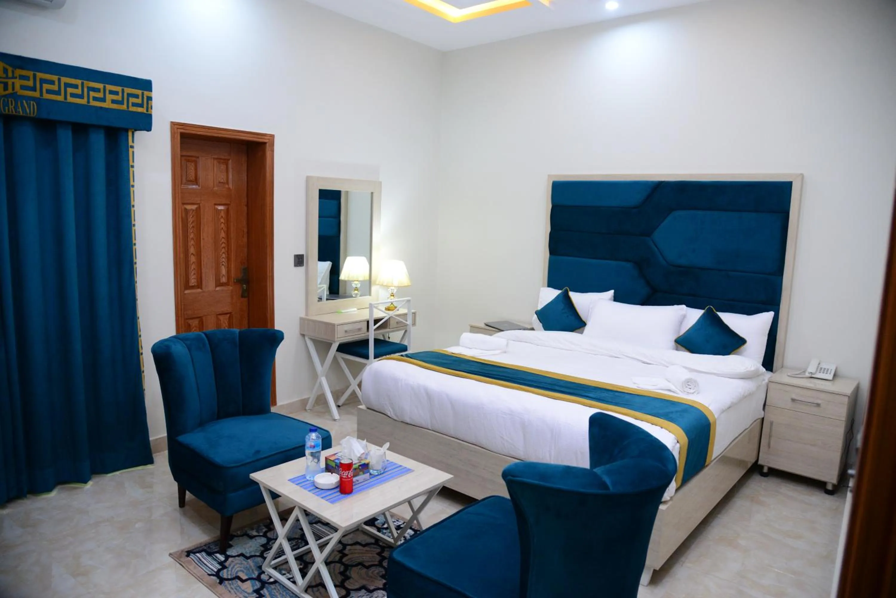 Bed in Hotel Grand Lahore