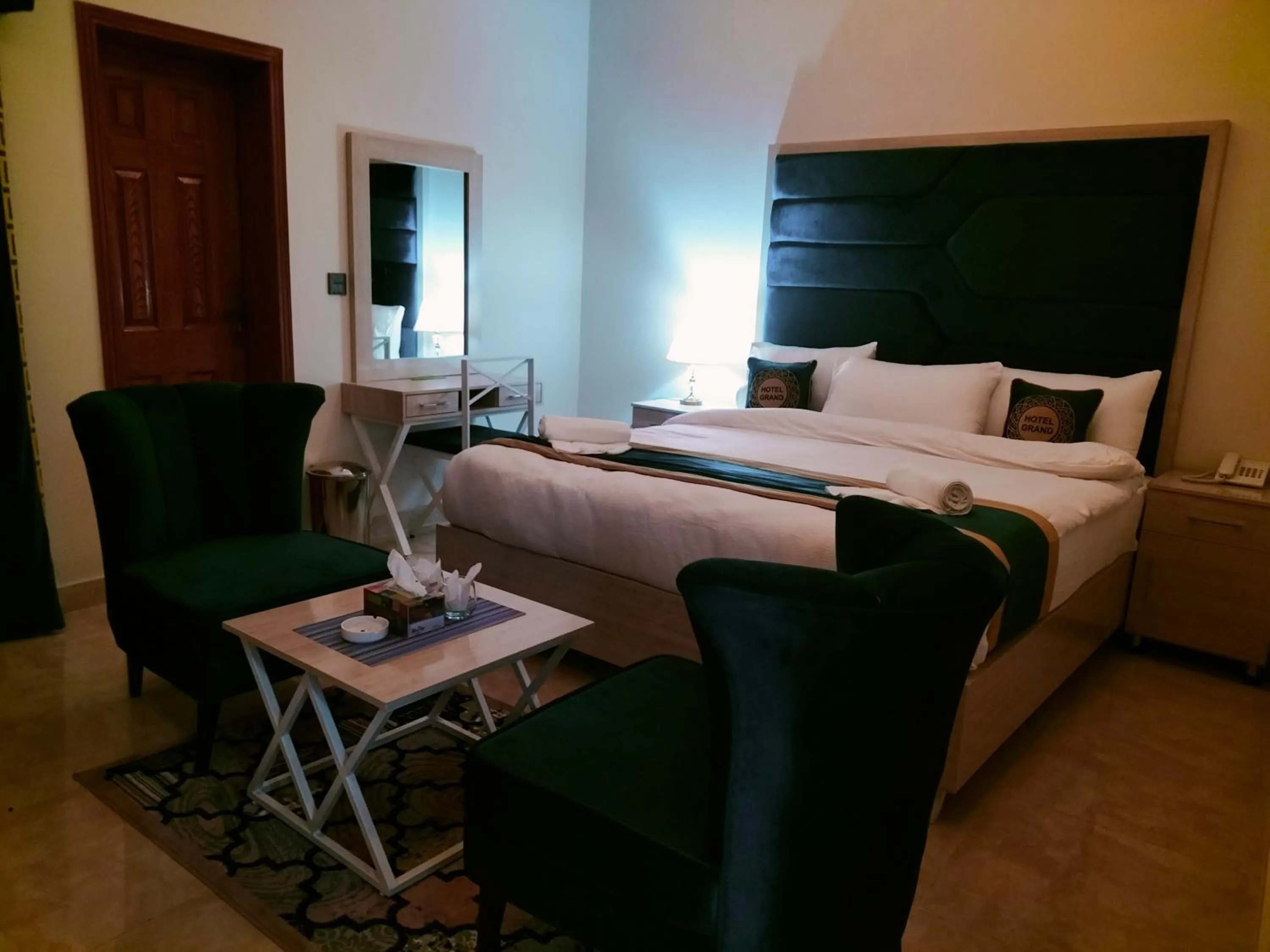 Bed in Hotel Grand Lahore