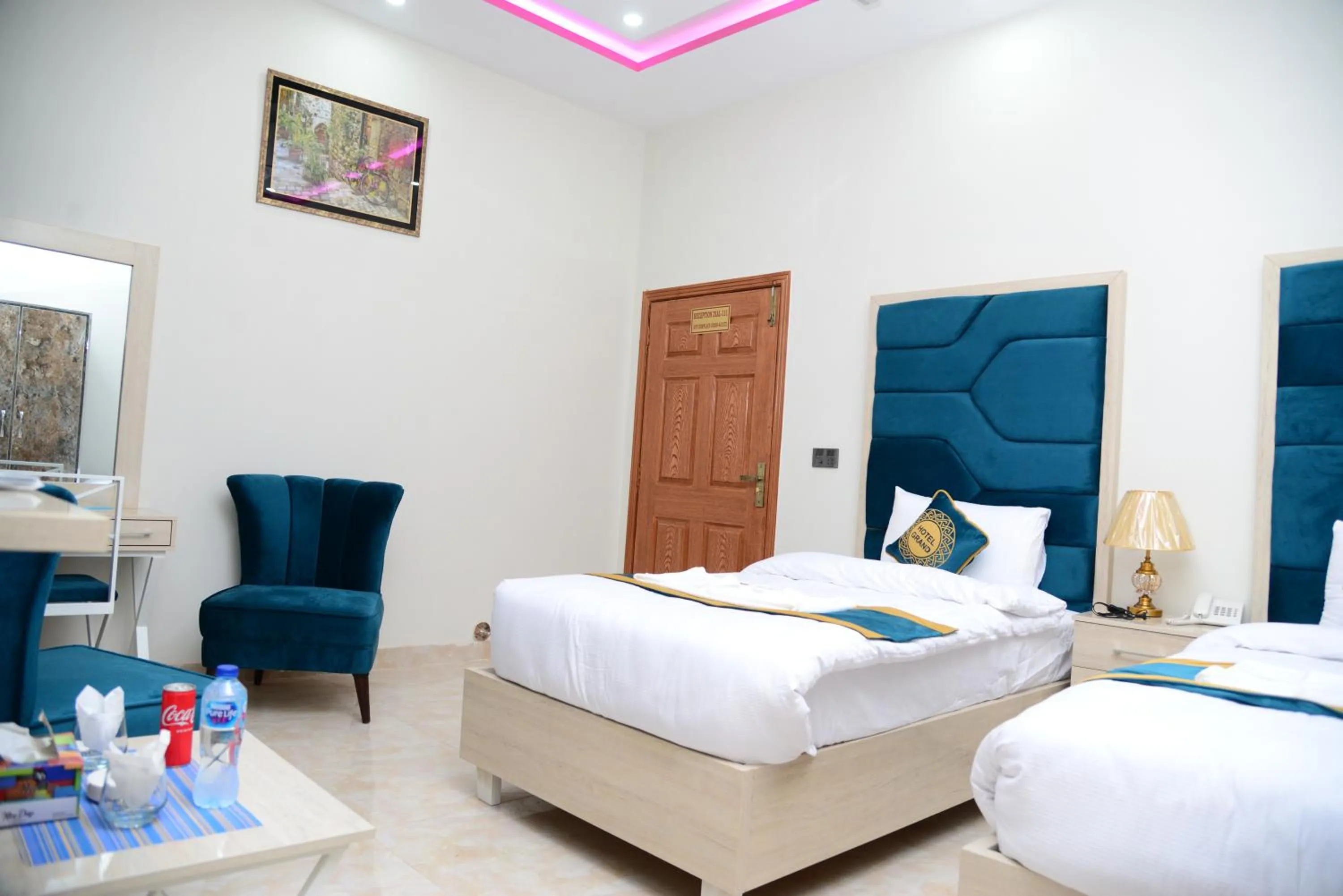 Bed in Hotel Grand Lahore