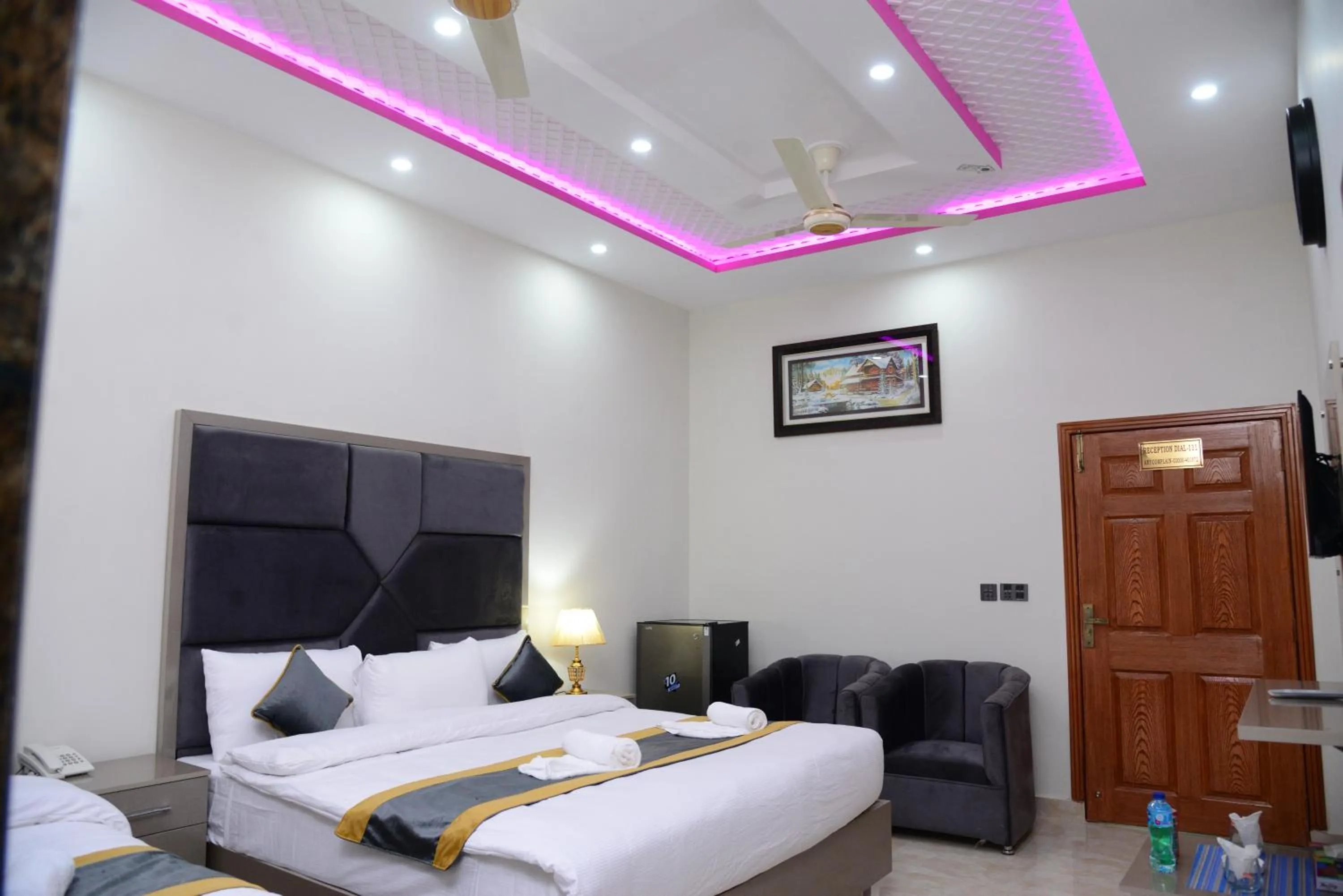 Bed in Hotel Grand Lahore