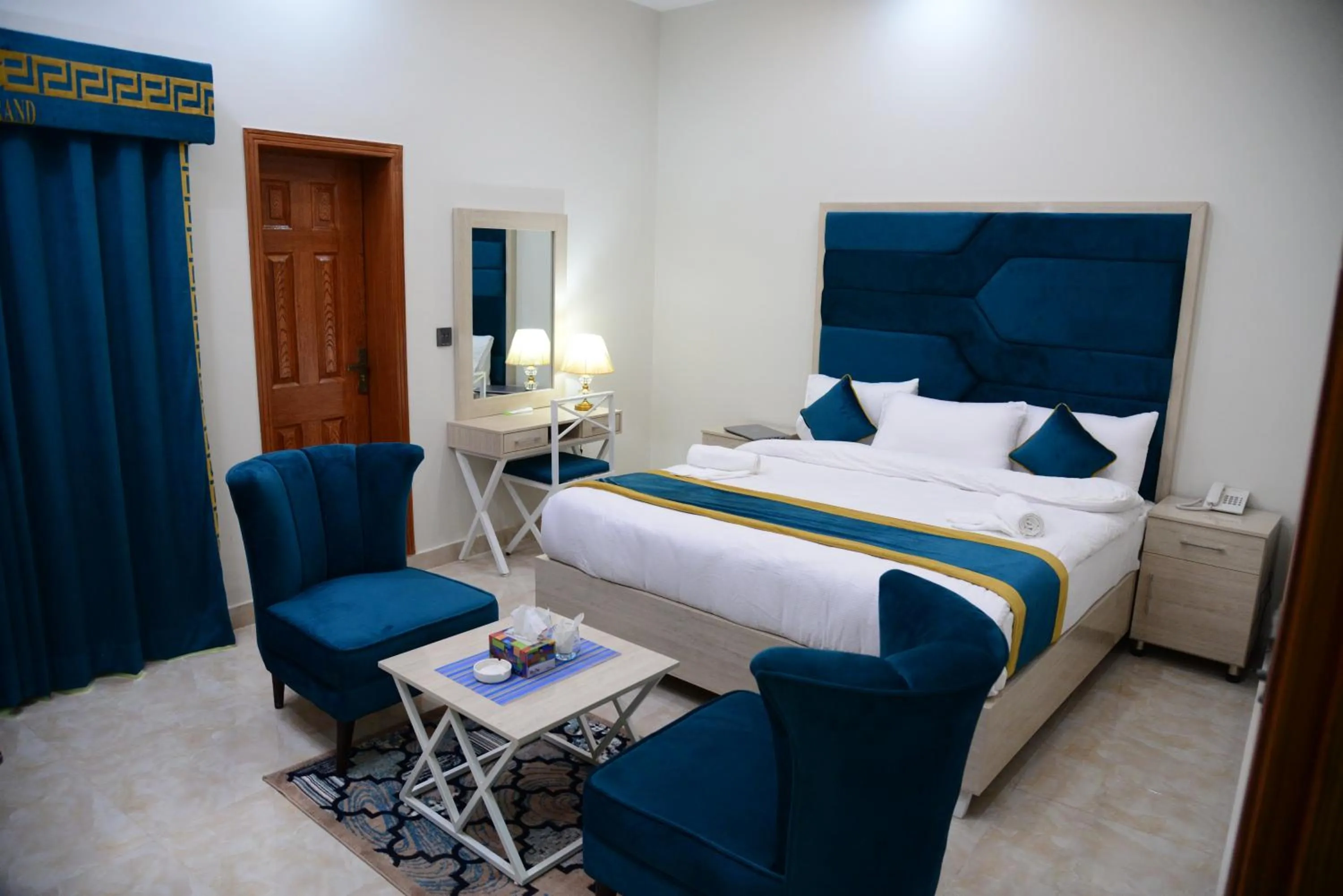 Bed in Hotel Grand Lahore