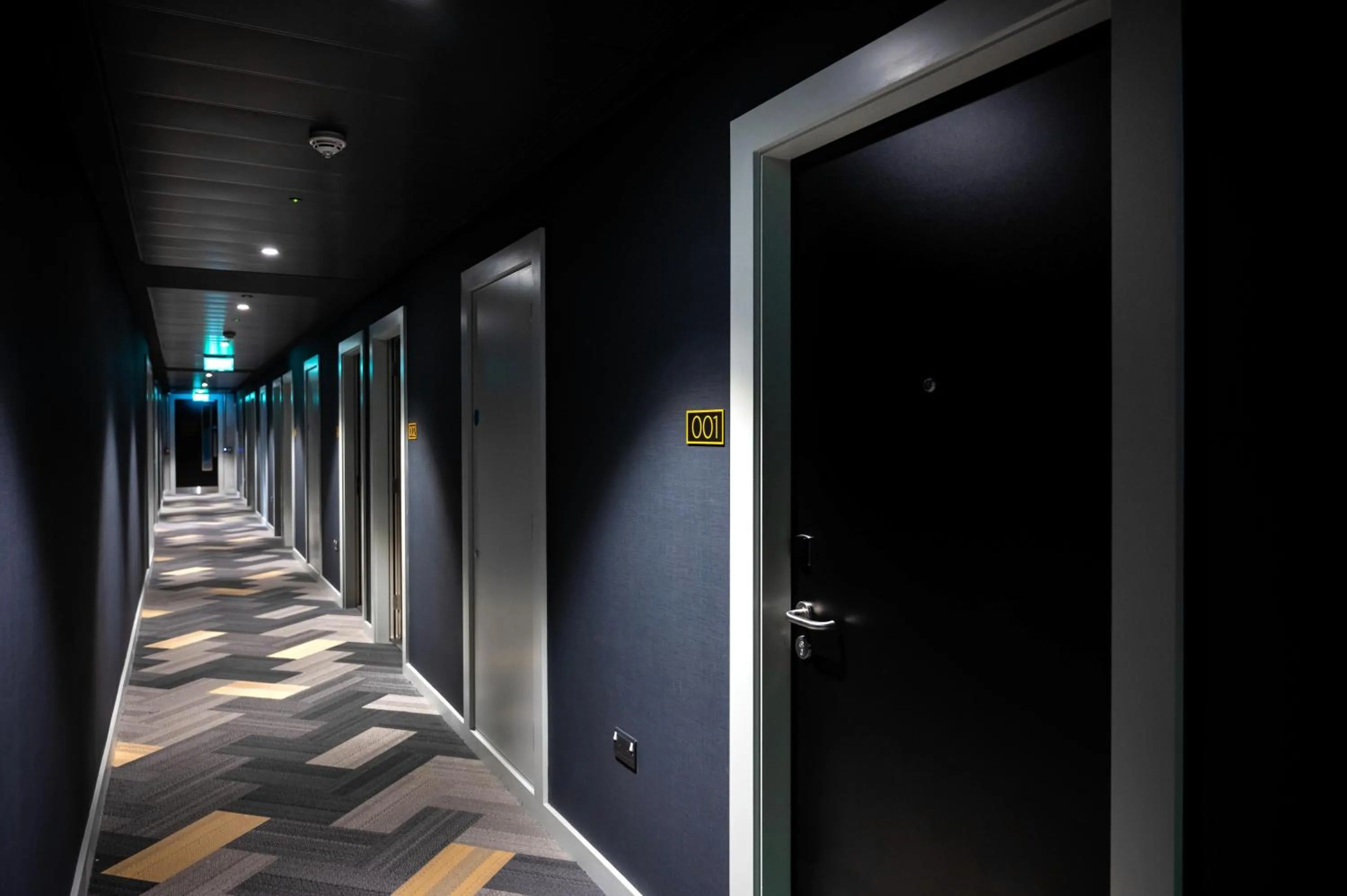 elevator in Staycity Aparthotels Dublin Tivoli