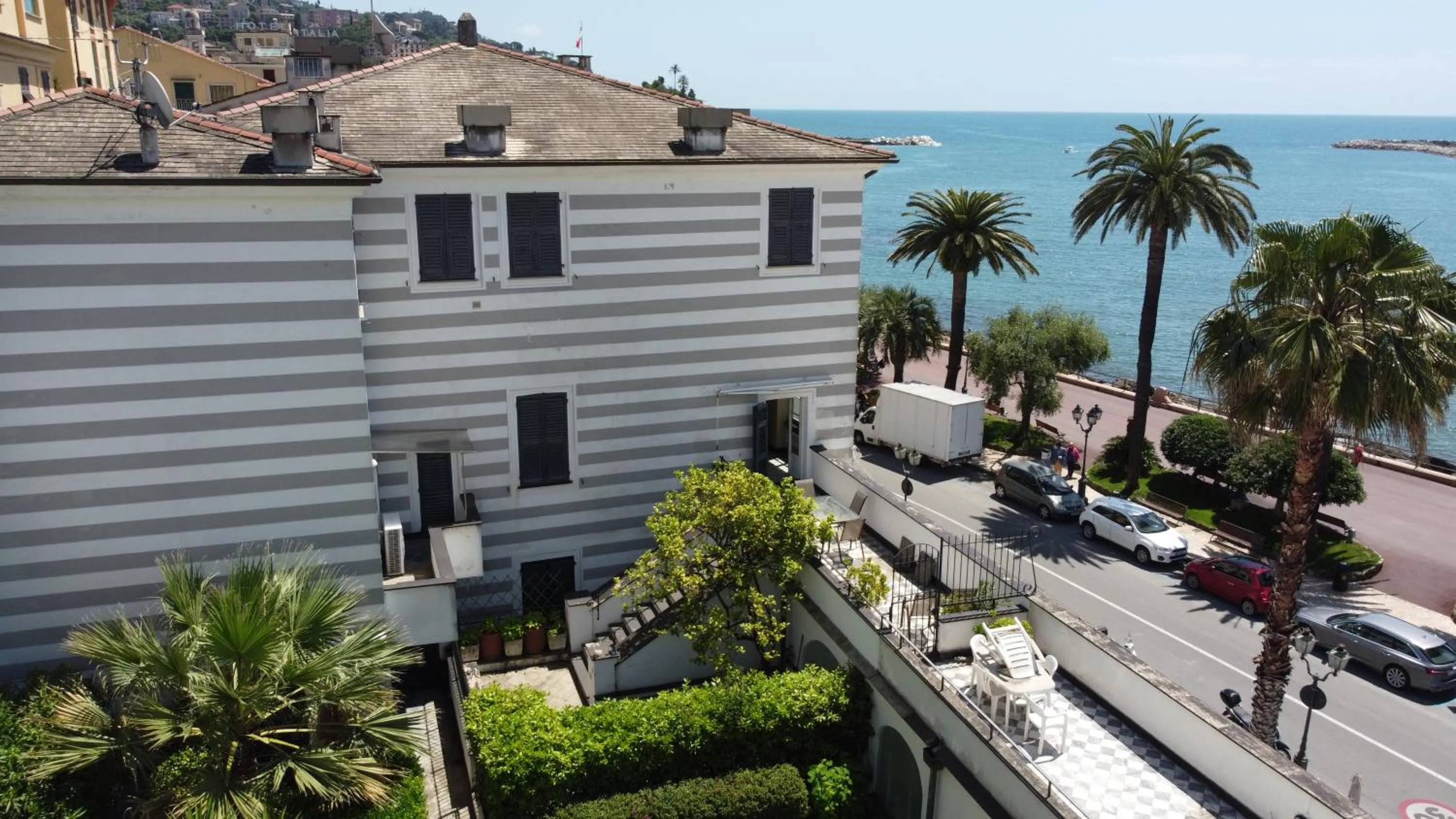 Neighbourhood in Casa Garibalda - seafronf apartment
