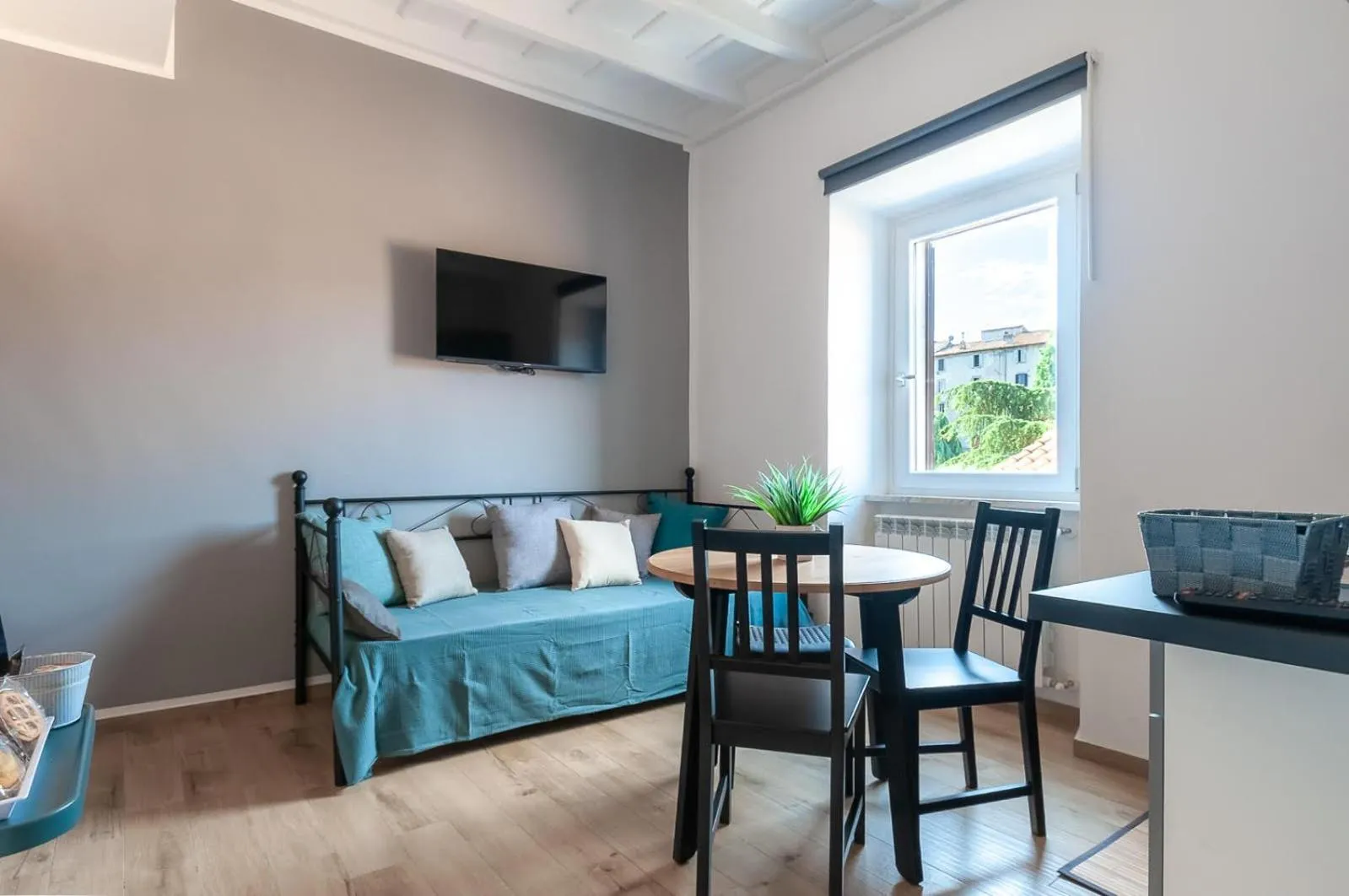 Living room, Bed in Alloggio San Gemini