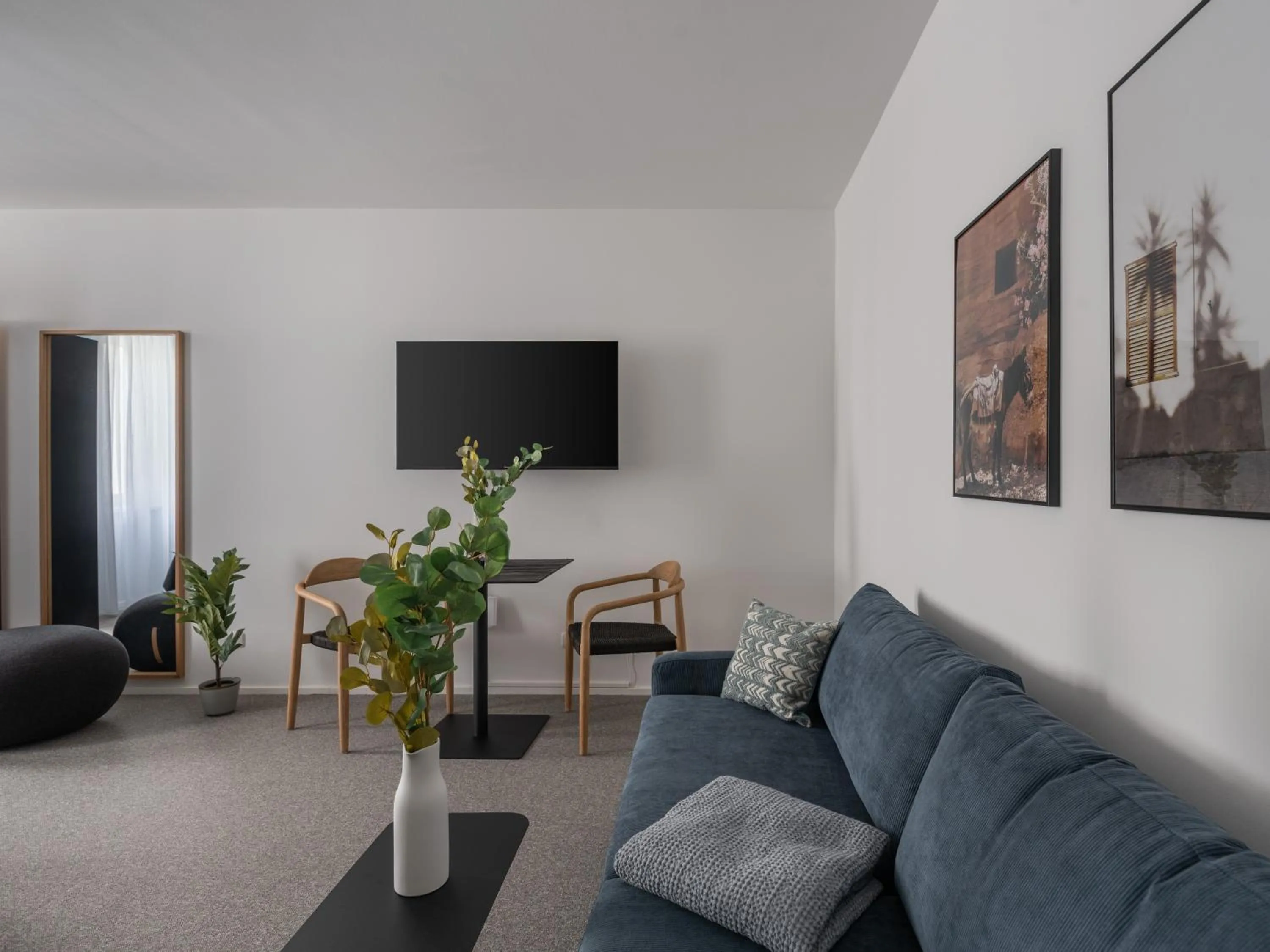 Seating area in Limehome Linz Friedrichstraße