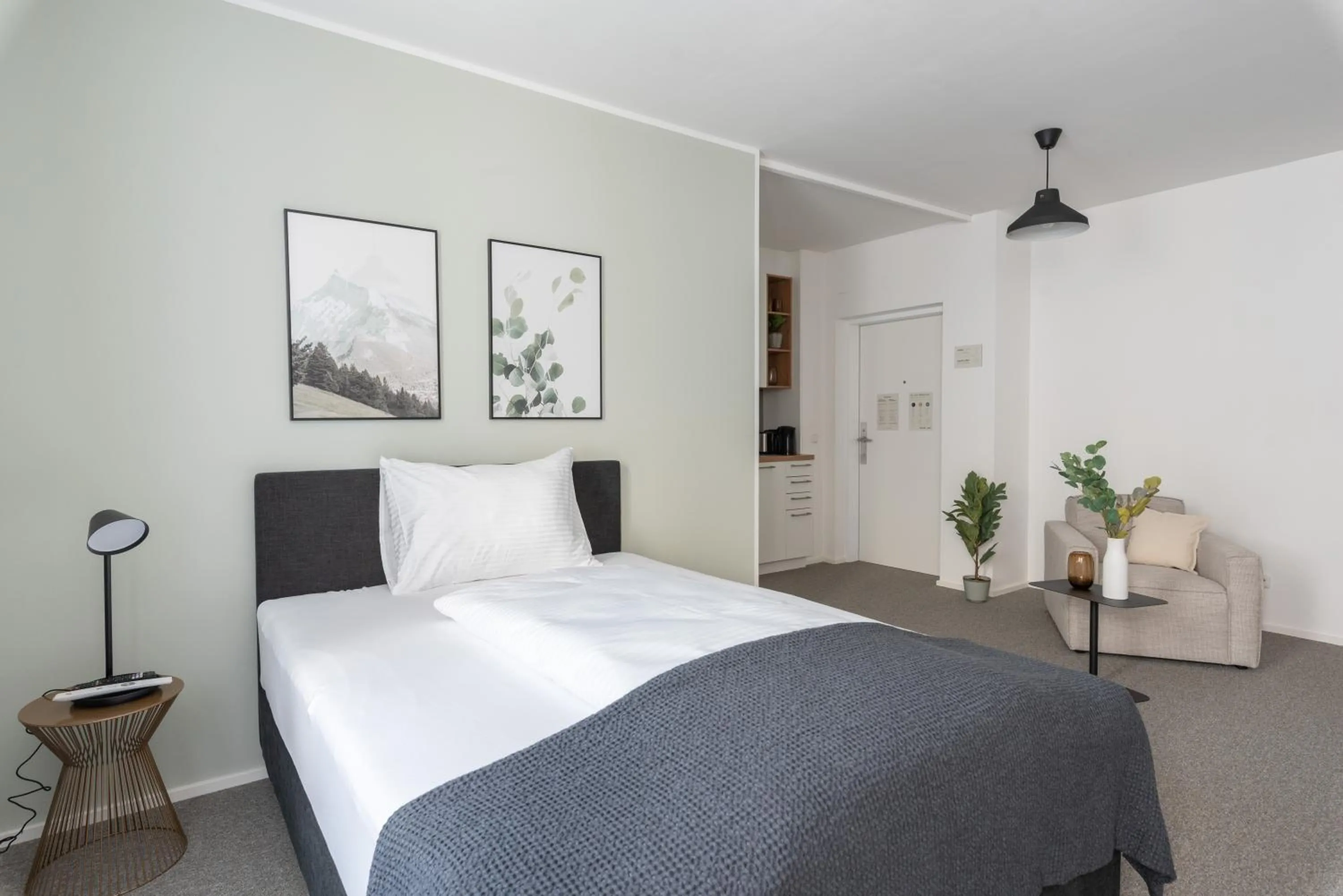 Bed in Limehome Linz Friedrichstraße