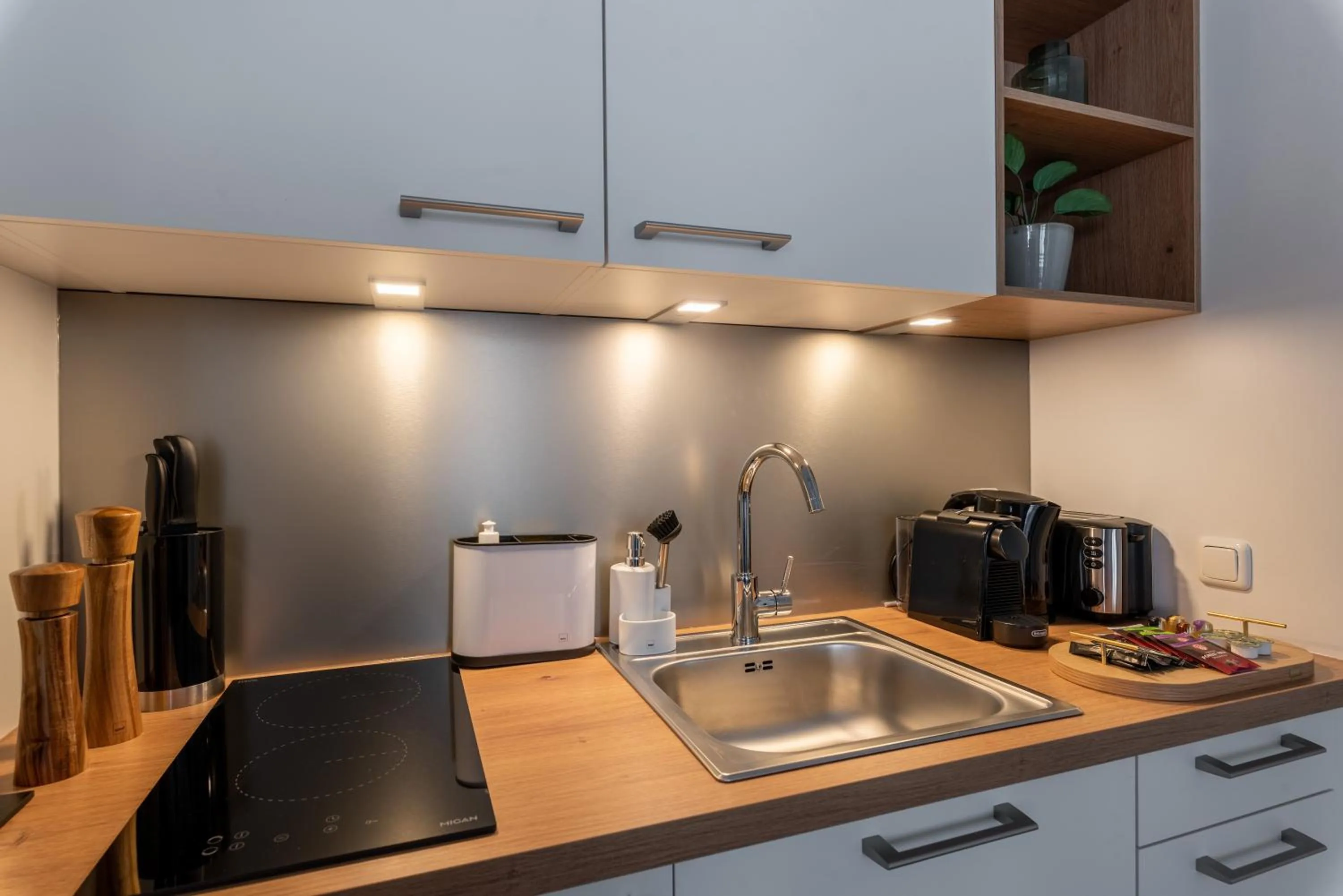 Kitchen or kitchenette in Limehome Linz Friedrichstraße