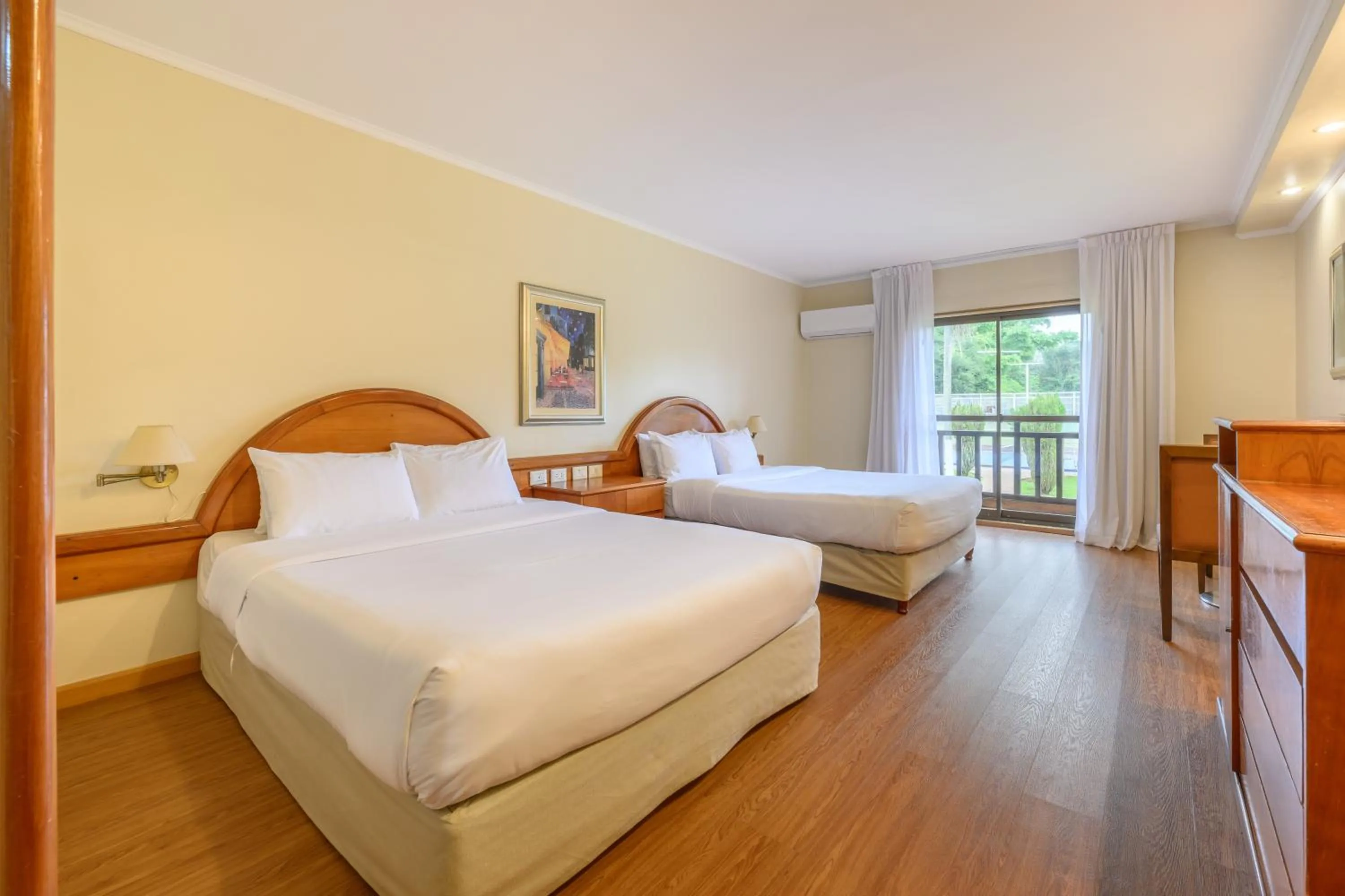 Photo of the whole room, Bed in Exe Hotel Cataratas