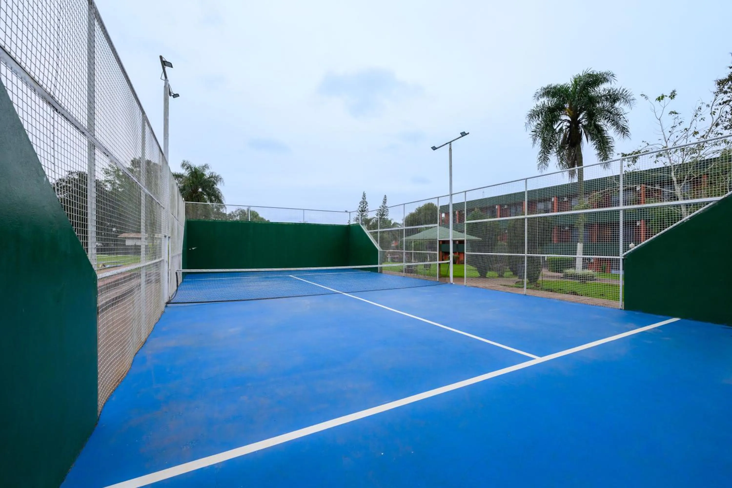 Tennis court in Exe Hotel Cataratas