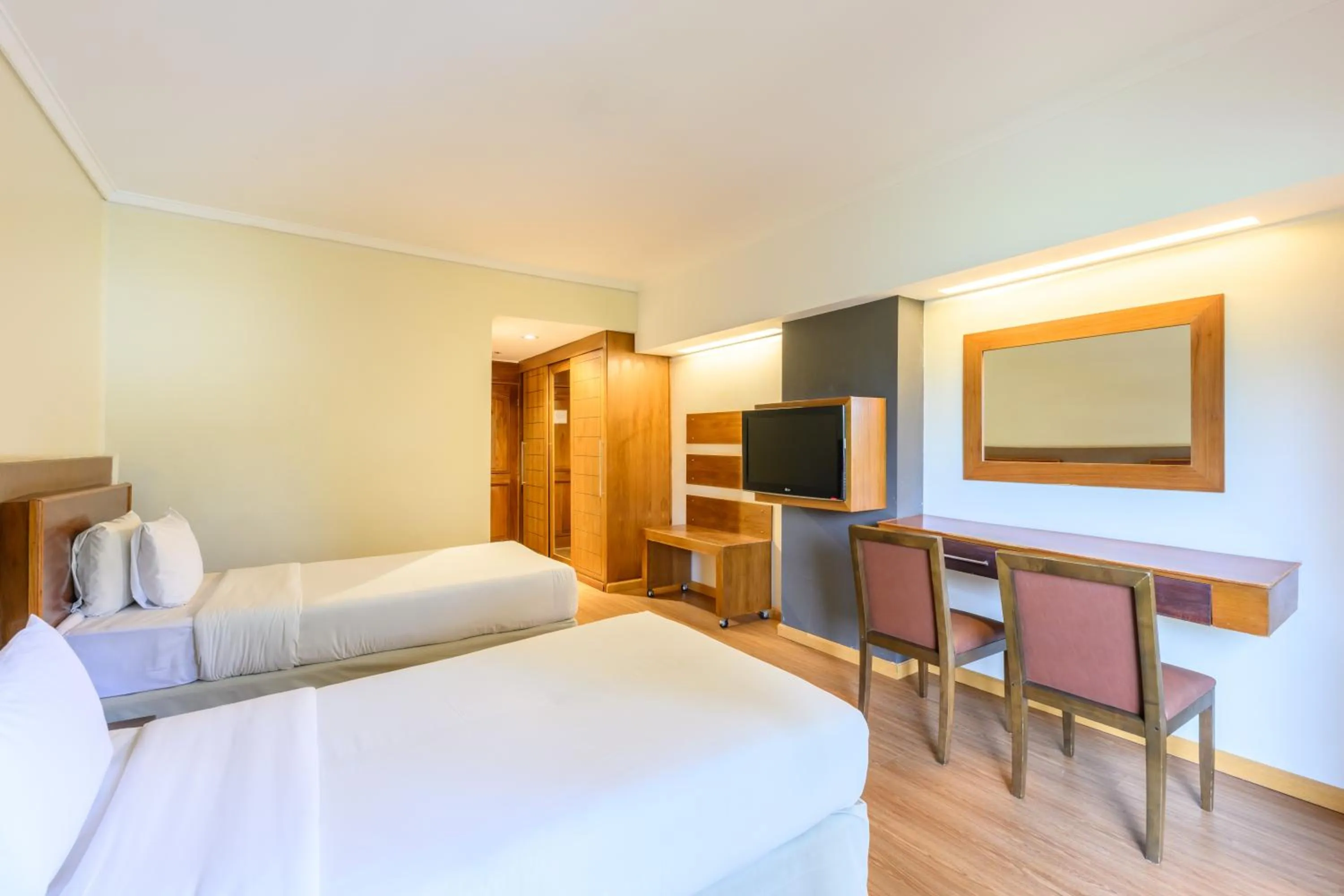 Photo of the whole room, Bed in Exe Hotel Cataratas