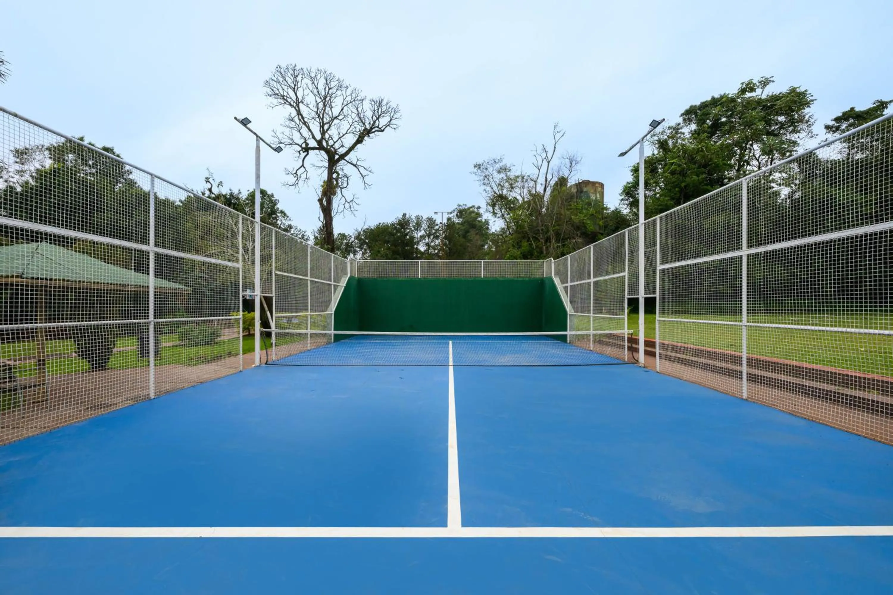 Tennis court in Exe Hotel Cataratas