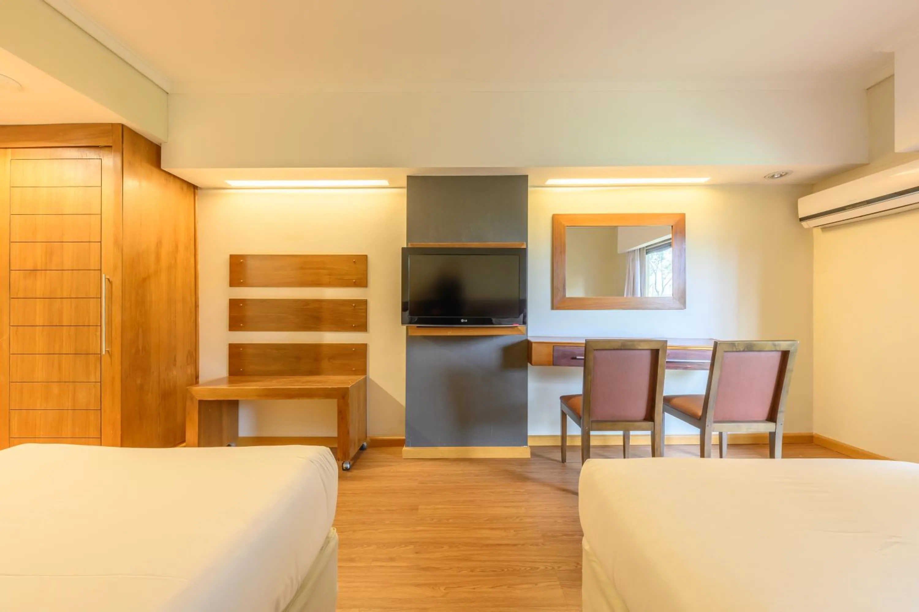 Photo of the whole room, Bed in Exe Hotel Cataratas