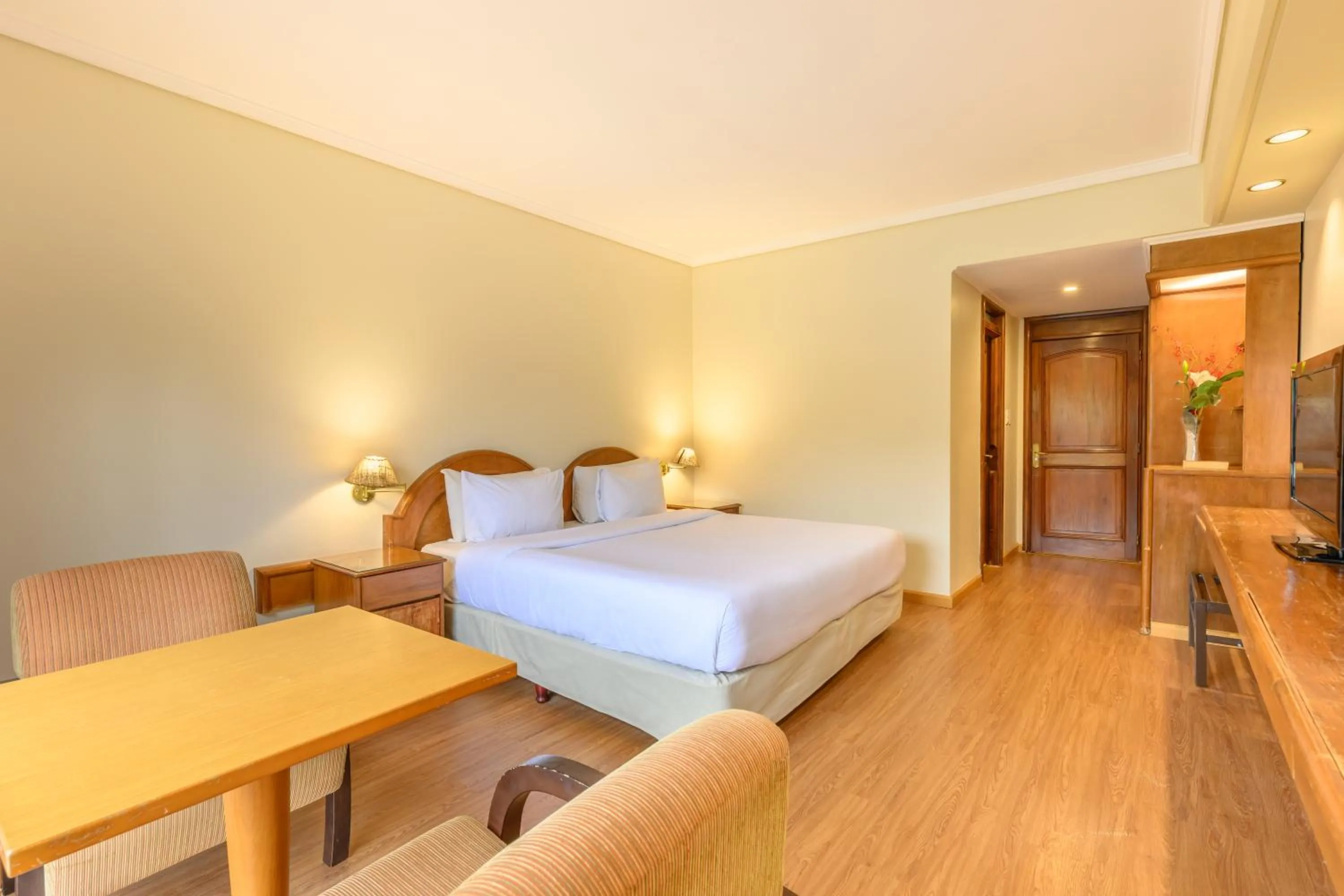 Photo of the whole room, Bed in Exe Hotel Cataratas