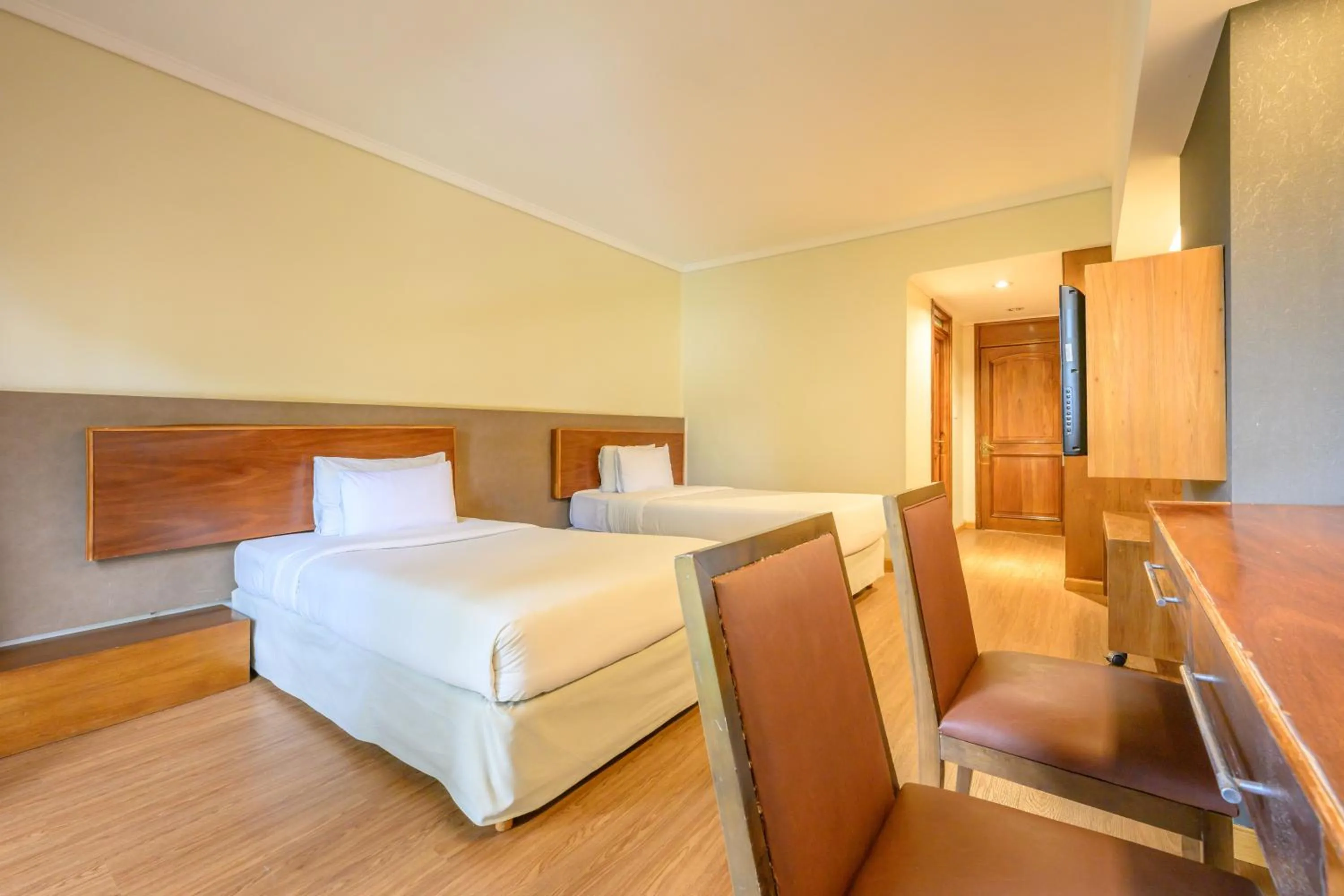 Photo of the whole room, Bed in Exe Hotel Cataratas