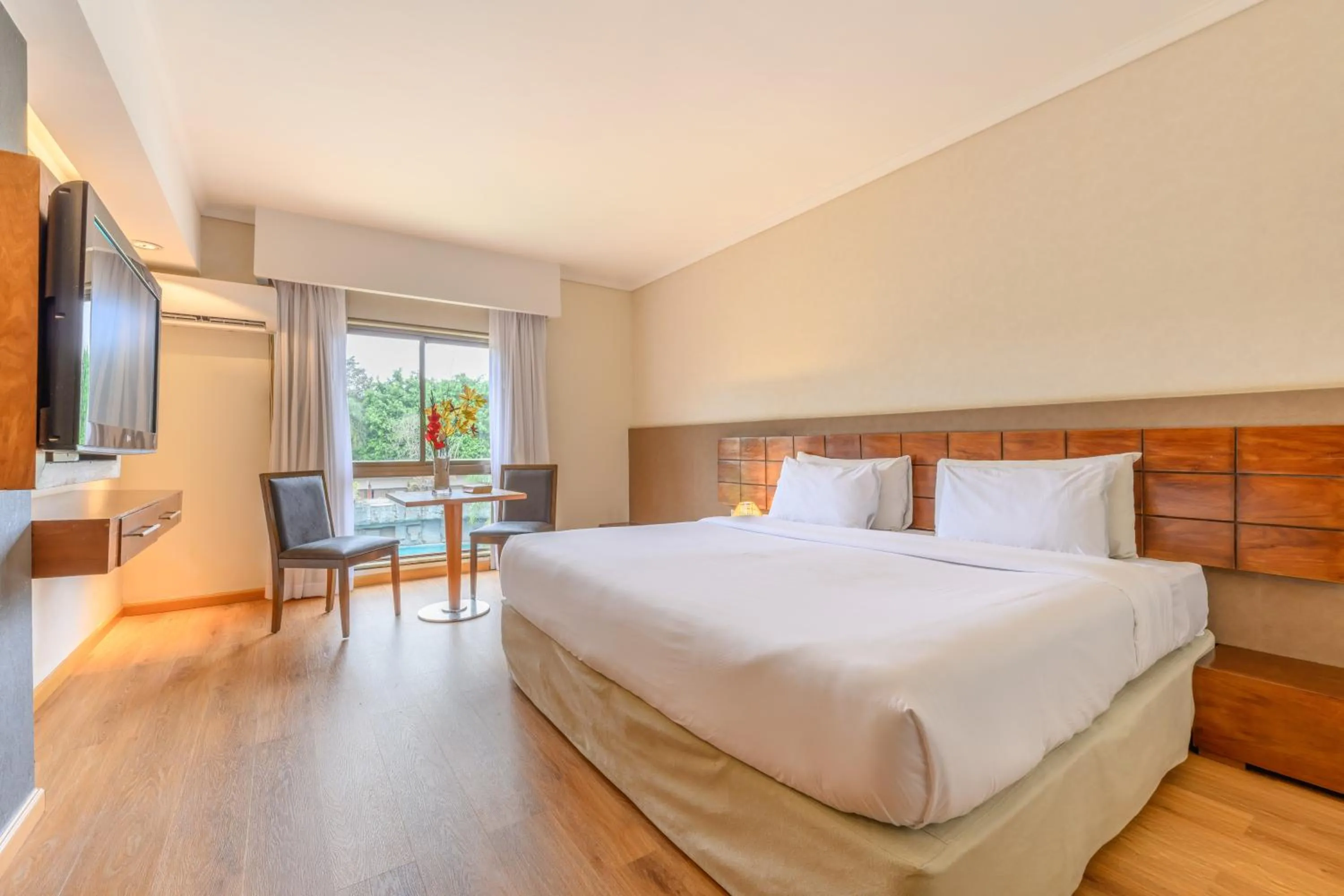 Photo of the whole room, Bed in Exe Hotel Cataratas