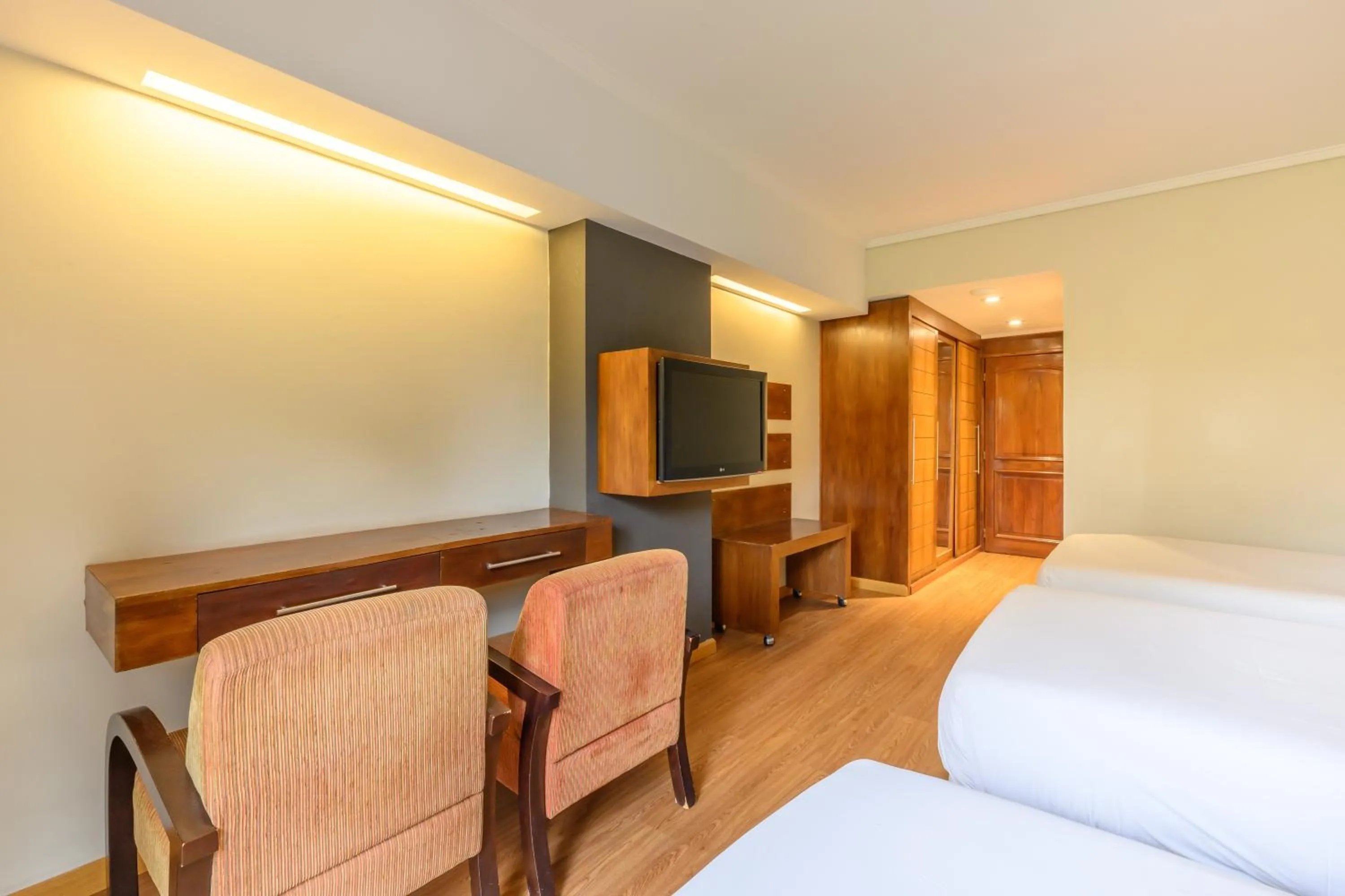 Photo of the whole room, Bed in Exe Hotel Cataratas