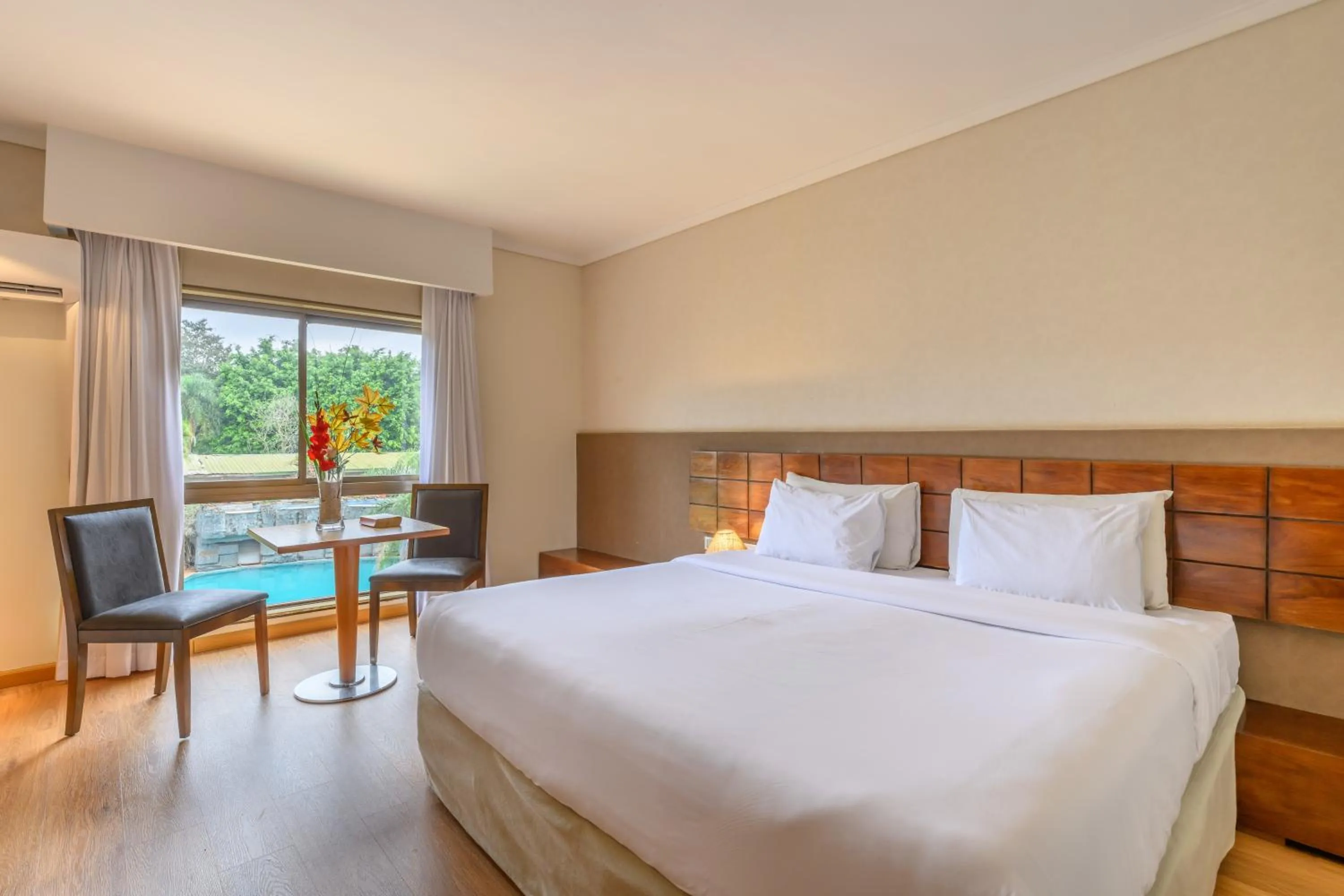 Photo of the whole room, Bed in Exe Hotel Cataratas