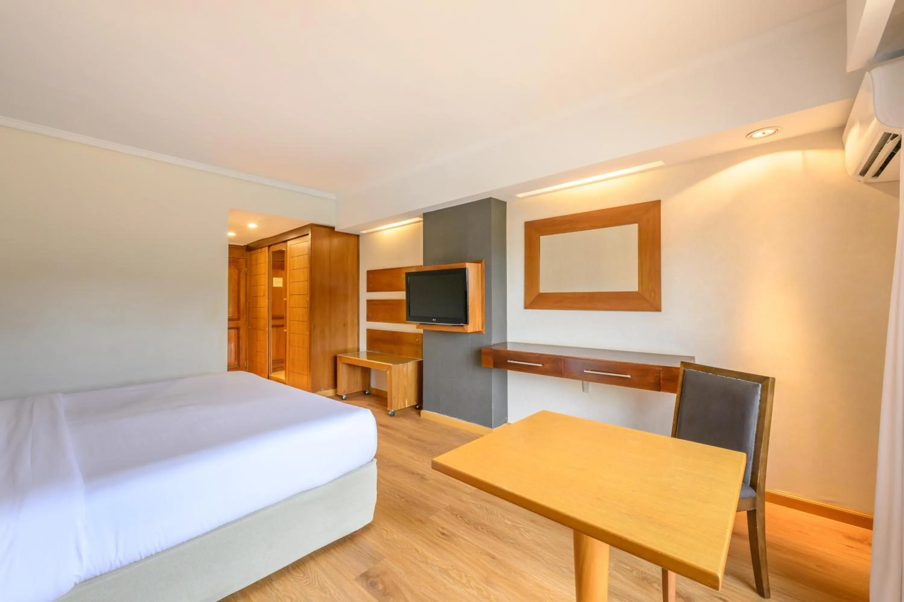 Photo of the whole room, Bed in Exe Hotel Cataratas