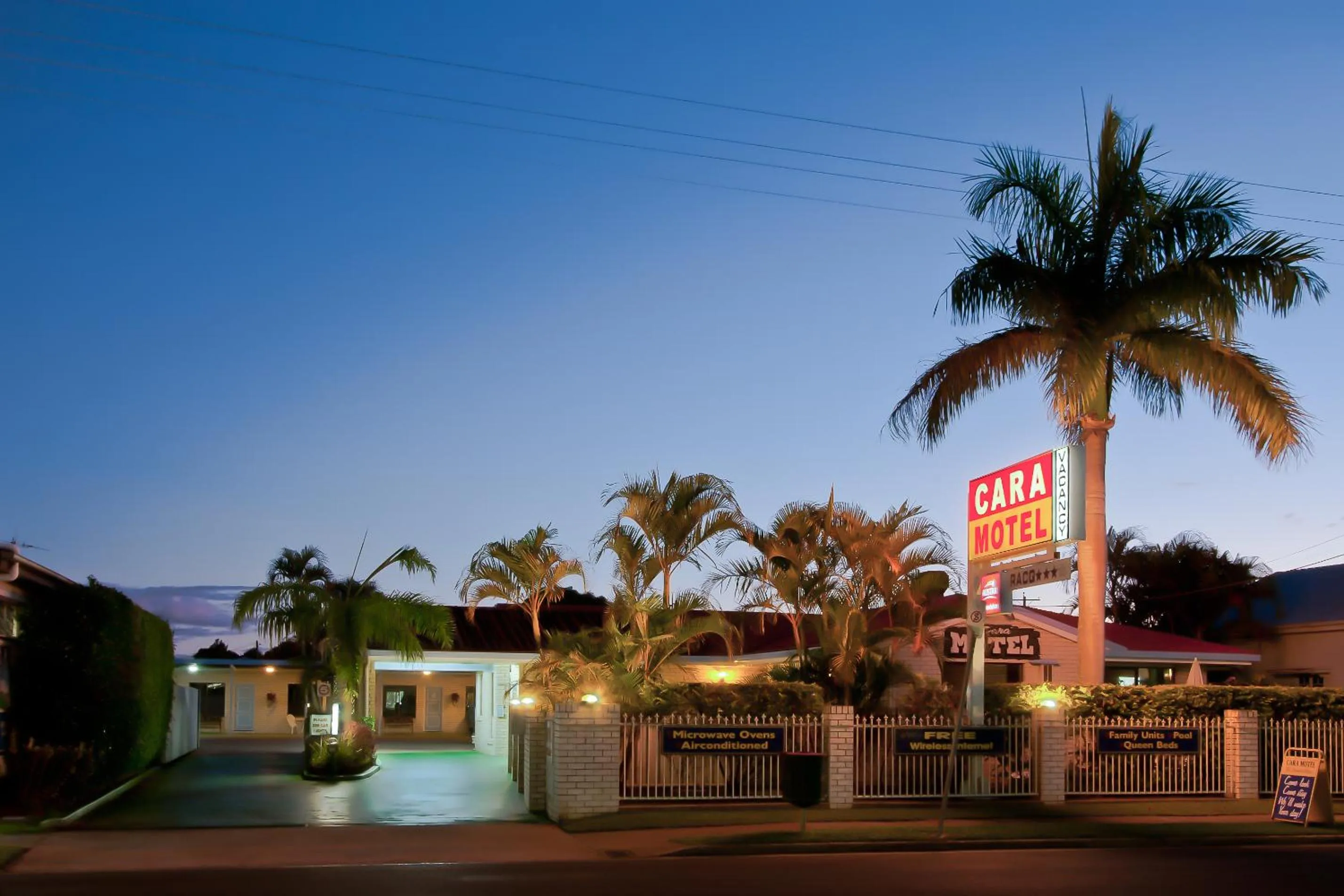 Facade/entrance in Cara Motel
