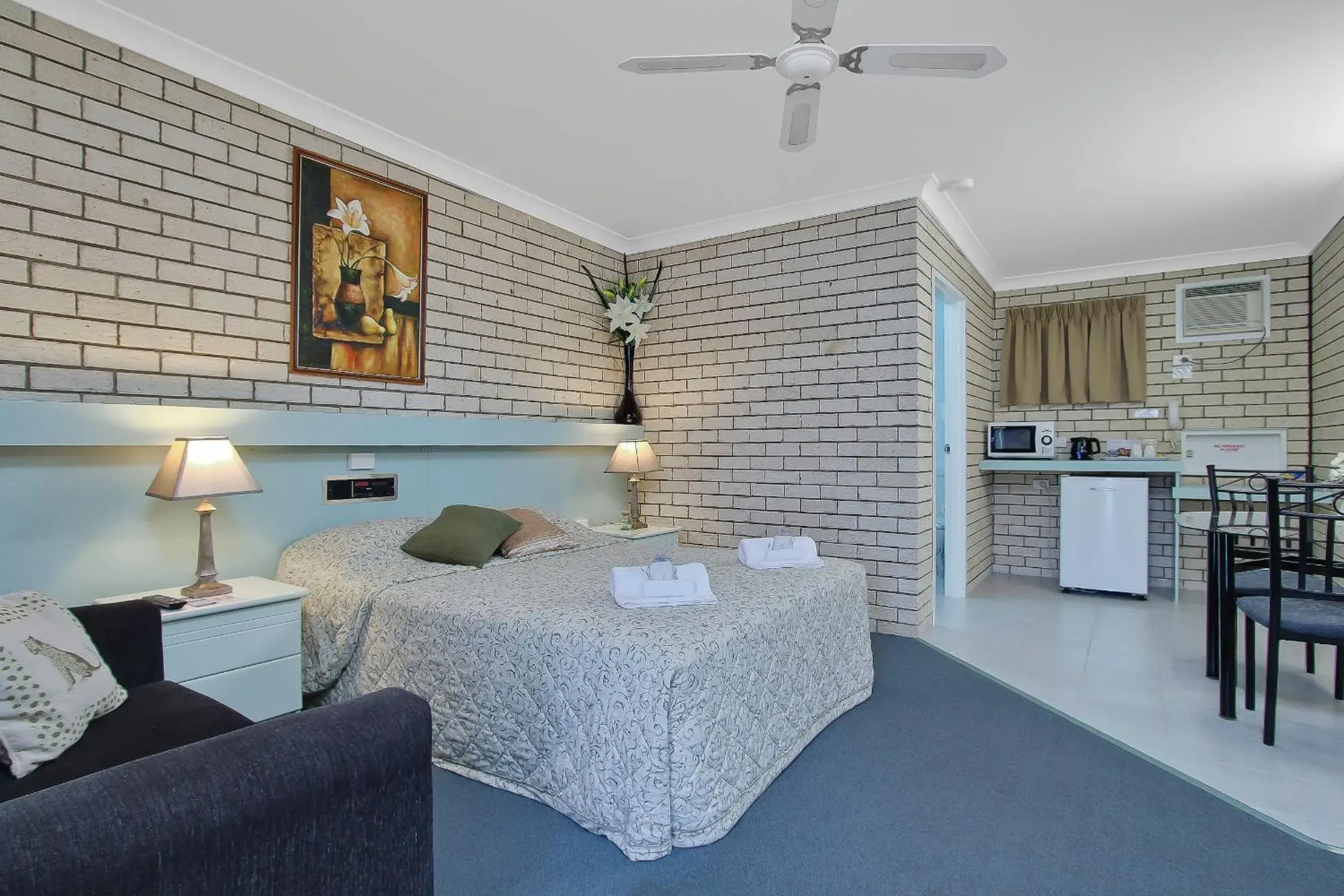 Double Room in Cara Motel Double Room in Cara Motel