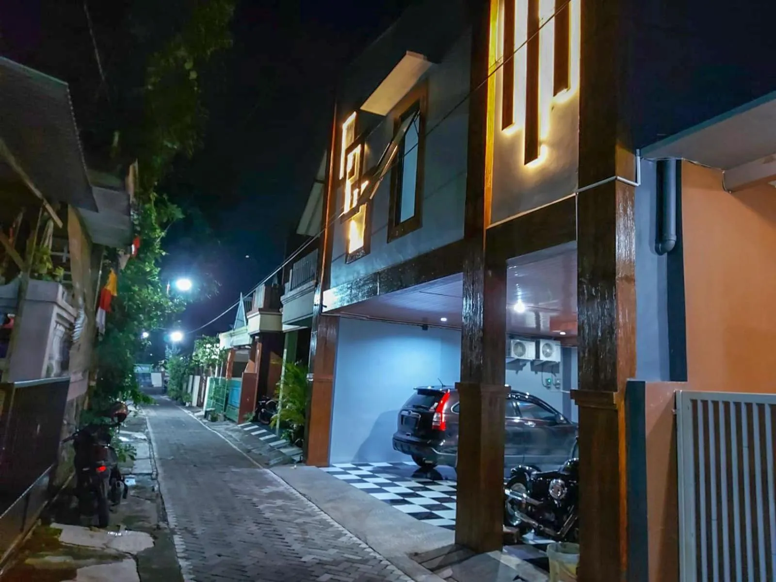 Facade/entrance in Guest House Kembar Syariah Semarang RedPartner
