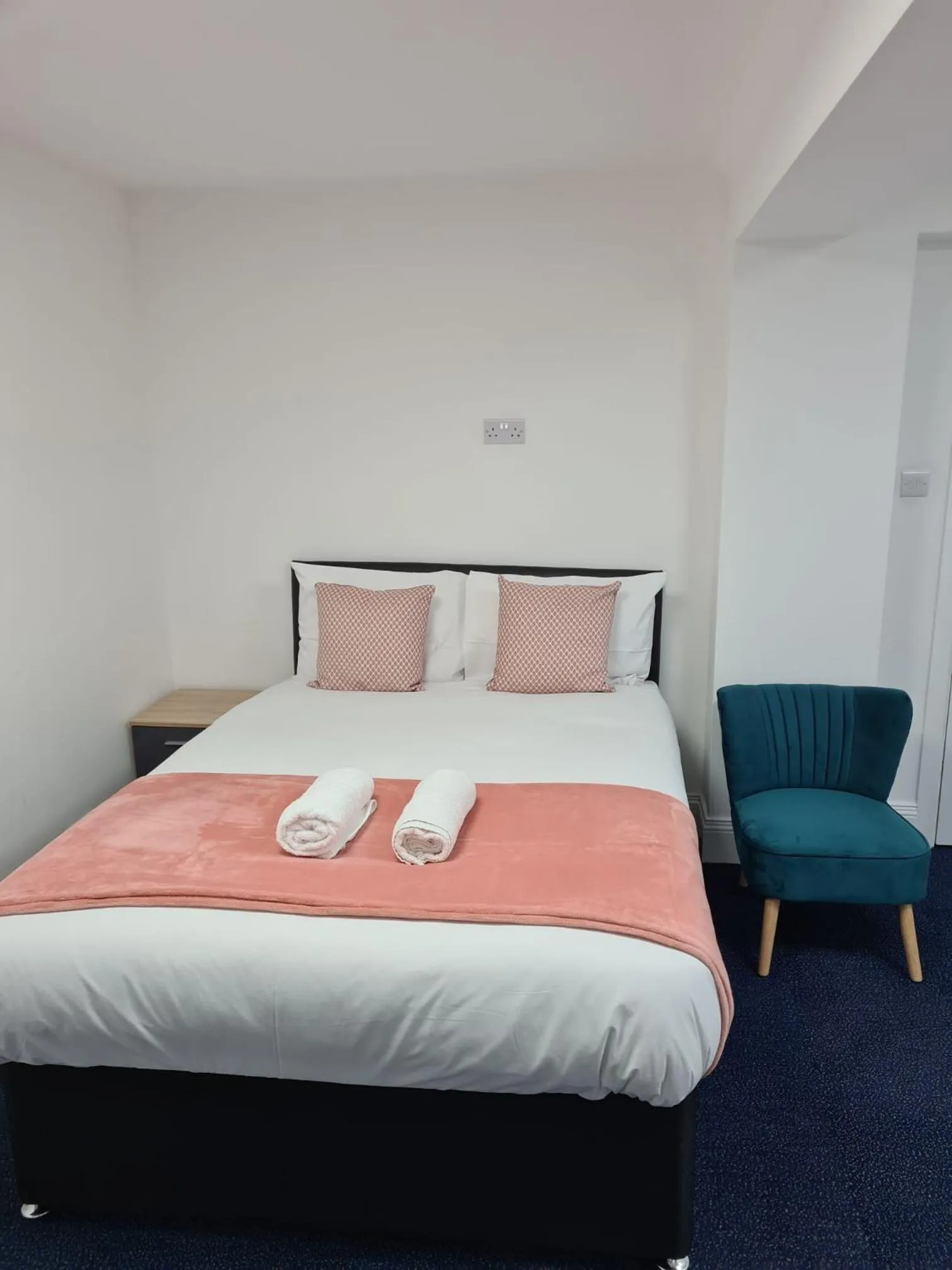 Bed in WNS Apartments Canary Wharf