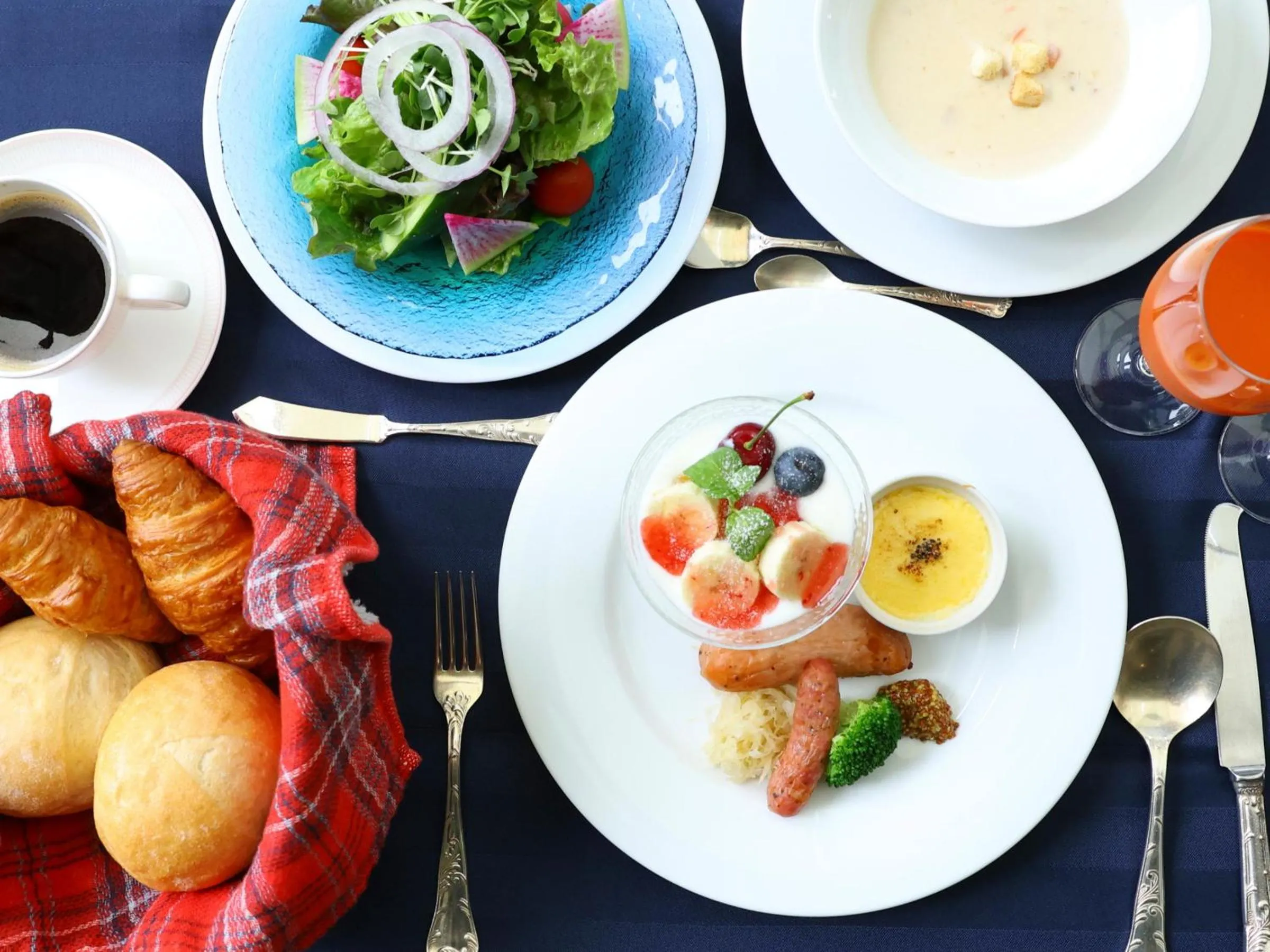 Breakfast in Petit Hotel & Restaurant Old Age