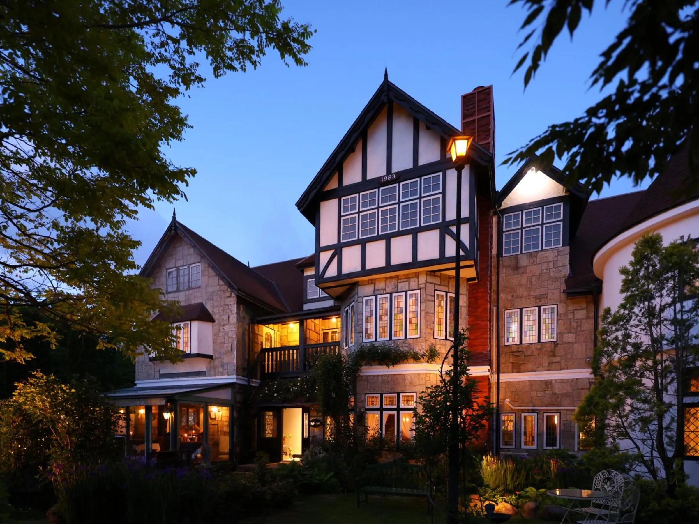 Property building in Petit Hotel & Restaurant Old Age