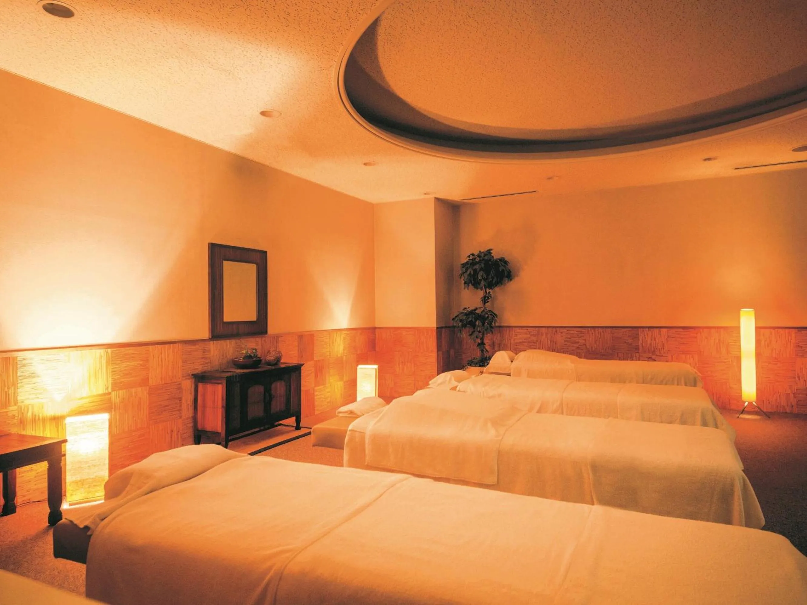 Massage, Bed in Hotel Hanshin Osaka