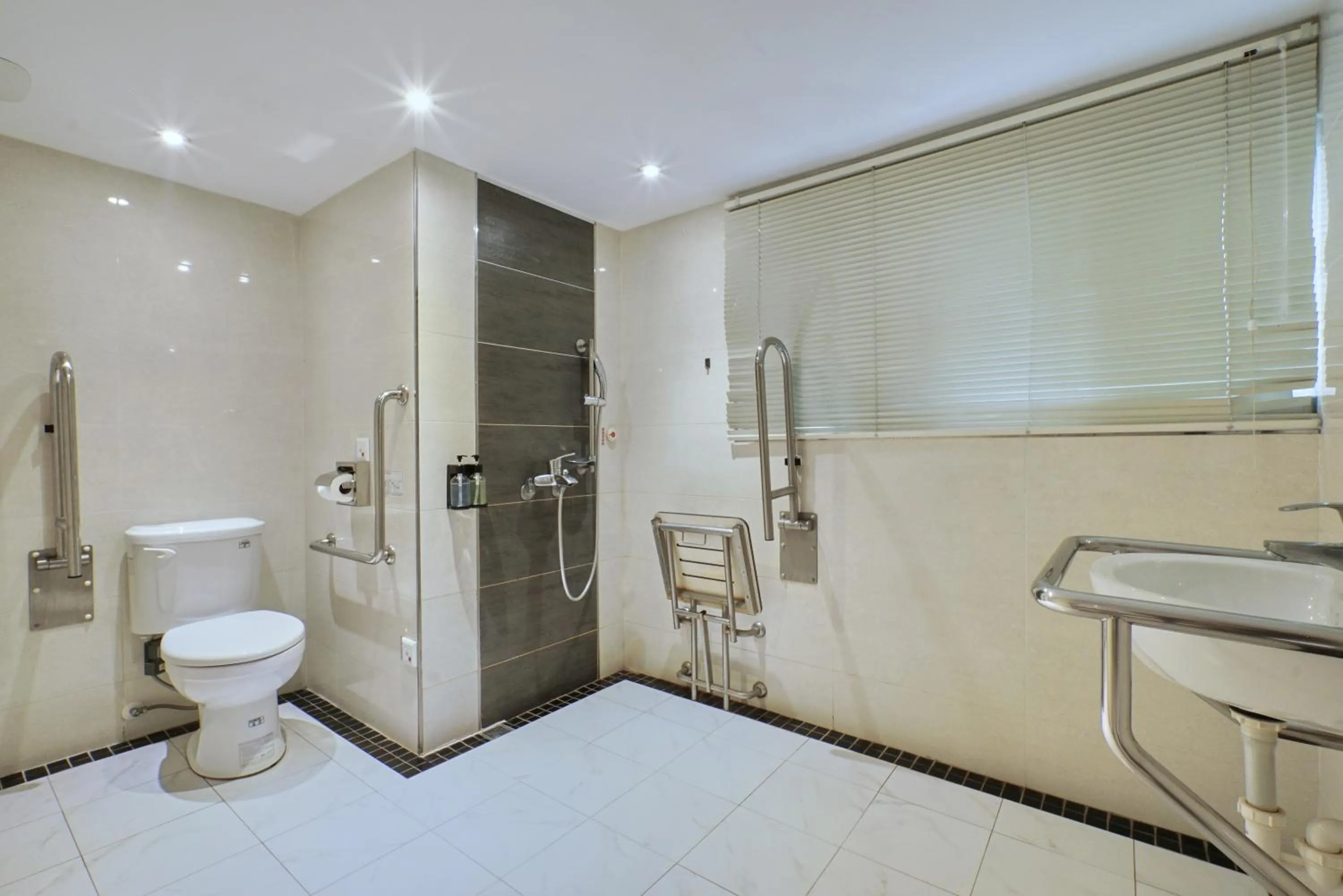 Golden Stone Hotel