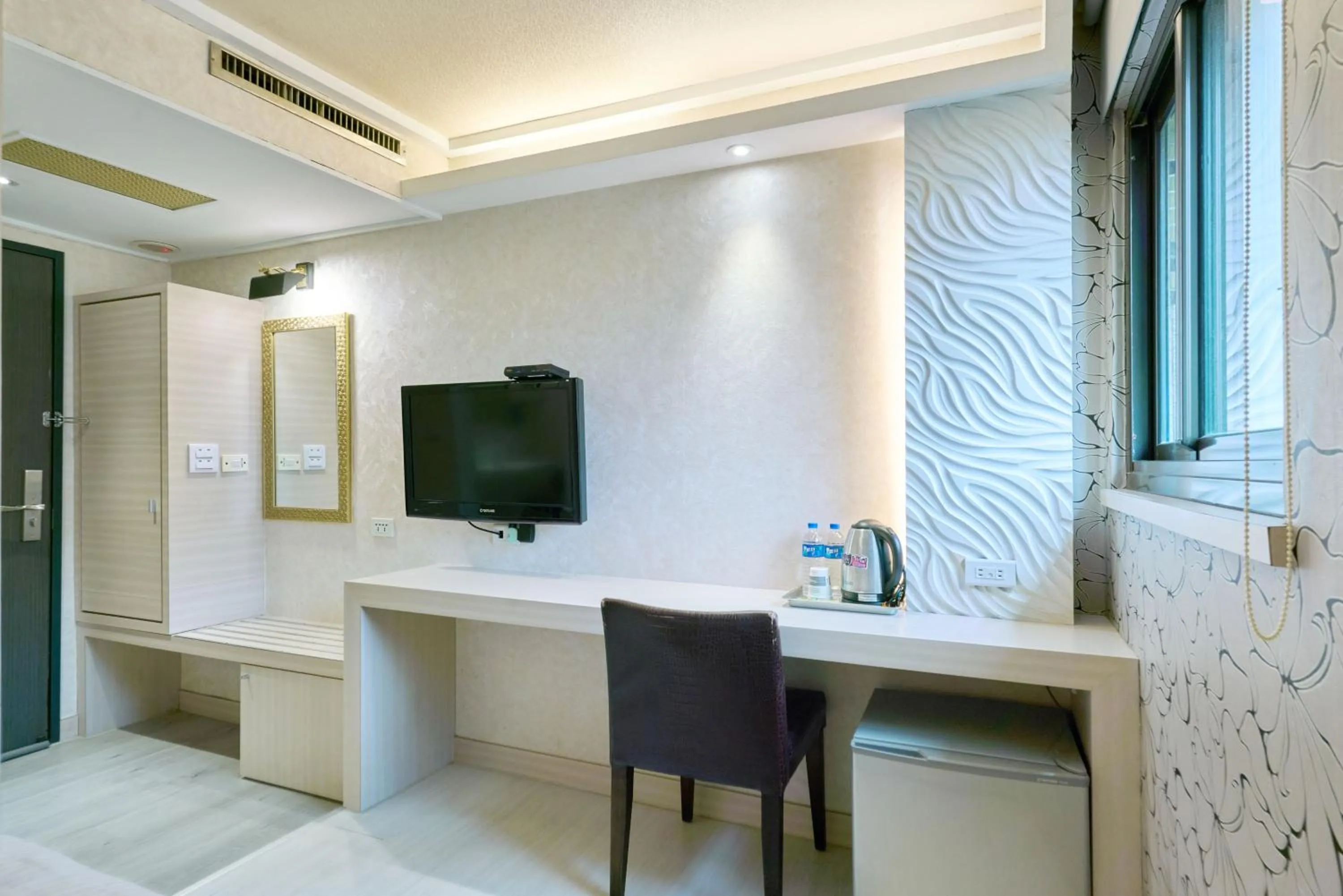 Photo of the whole room in Golden Stone Hotel