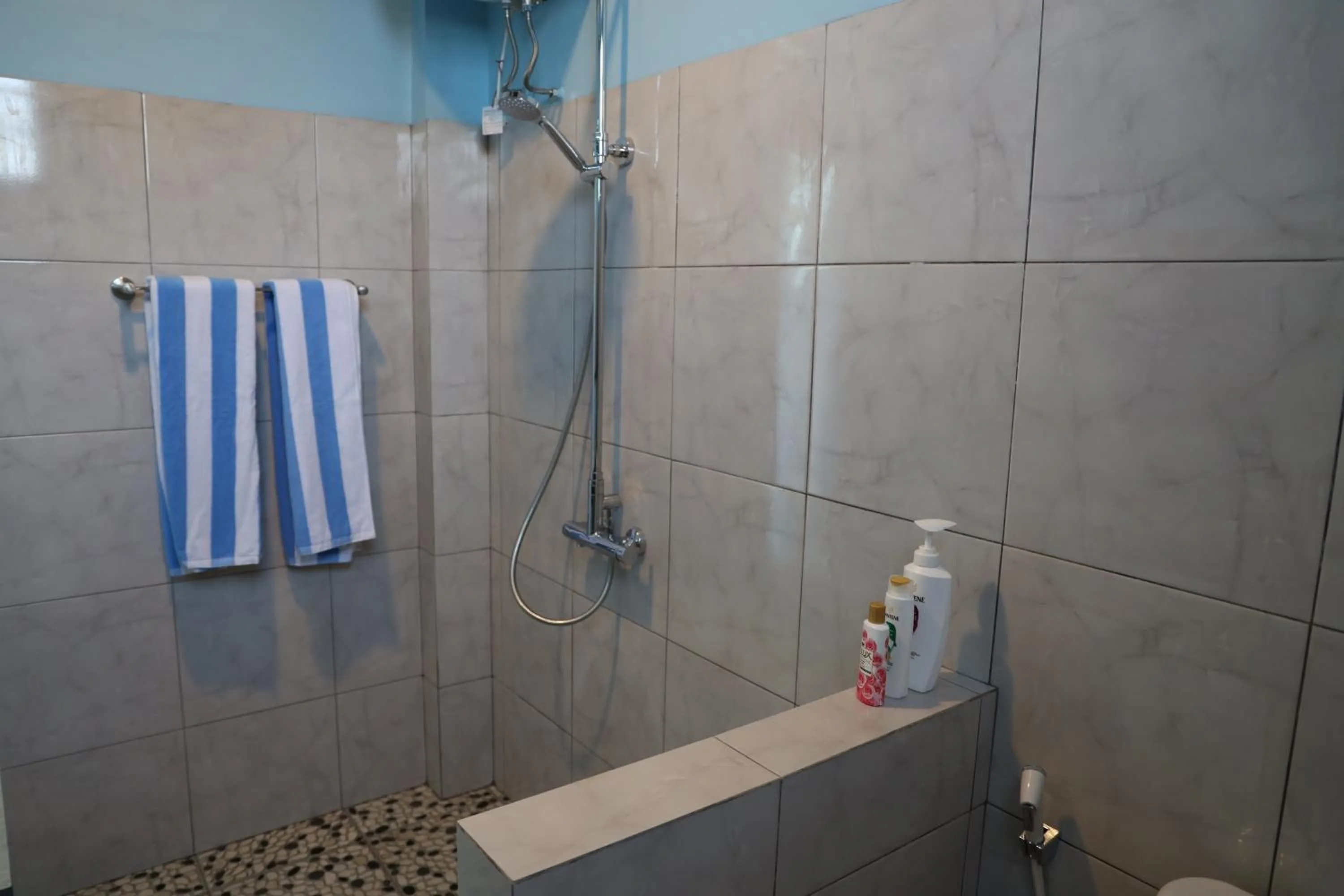 Shower in Grace Wave Resort