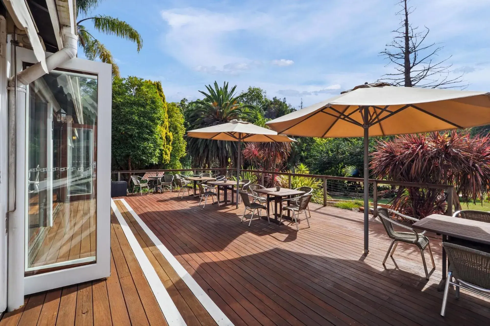 Restaurant/places to eat in Forest Lodge Resort Restaurant/places to eat in Forest Lodge Resort