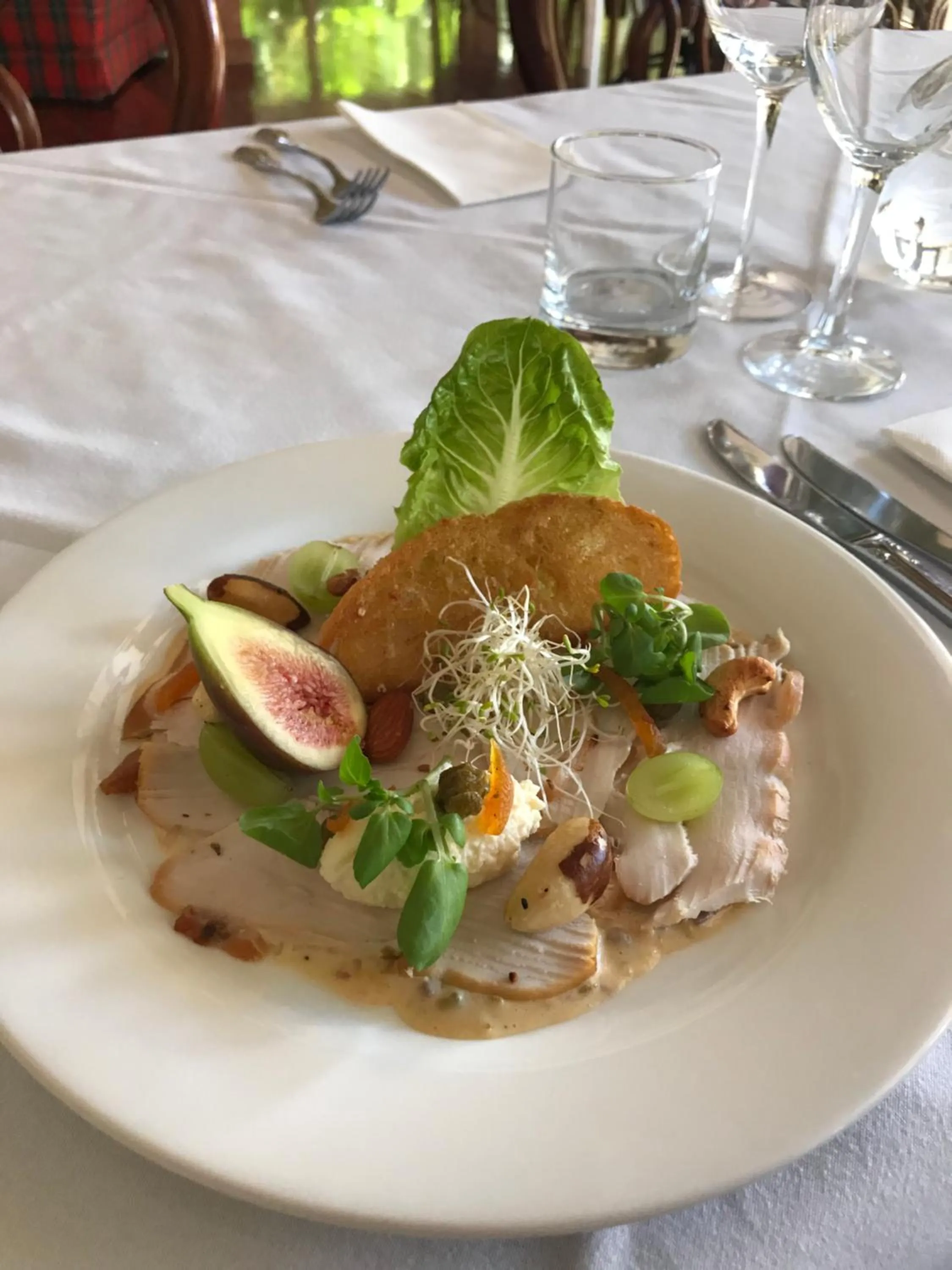 Food and drinks in Forest Lodge Resort