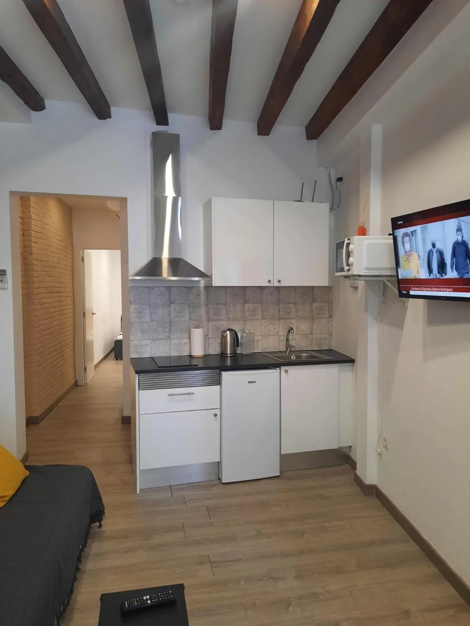 Kitchen or kitchenette in Apartaco Apartamentos