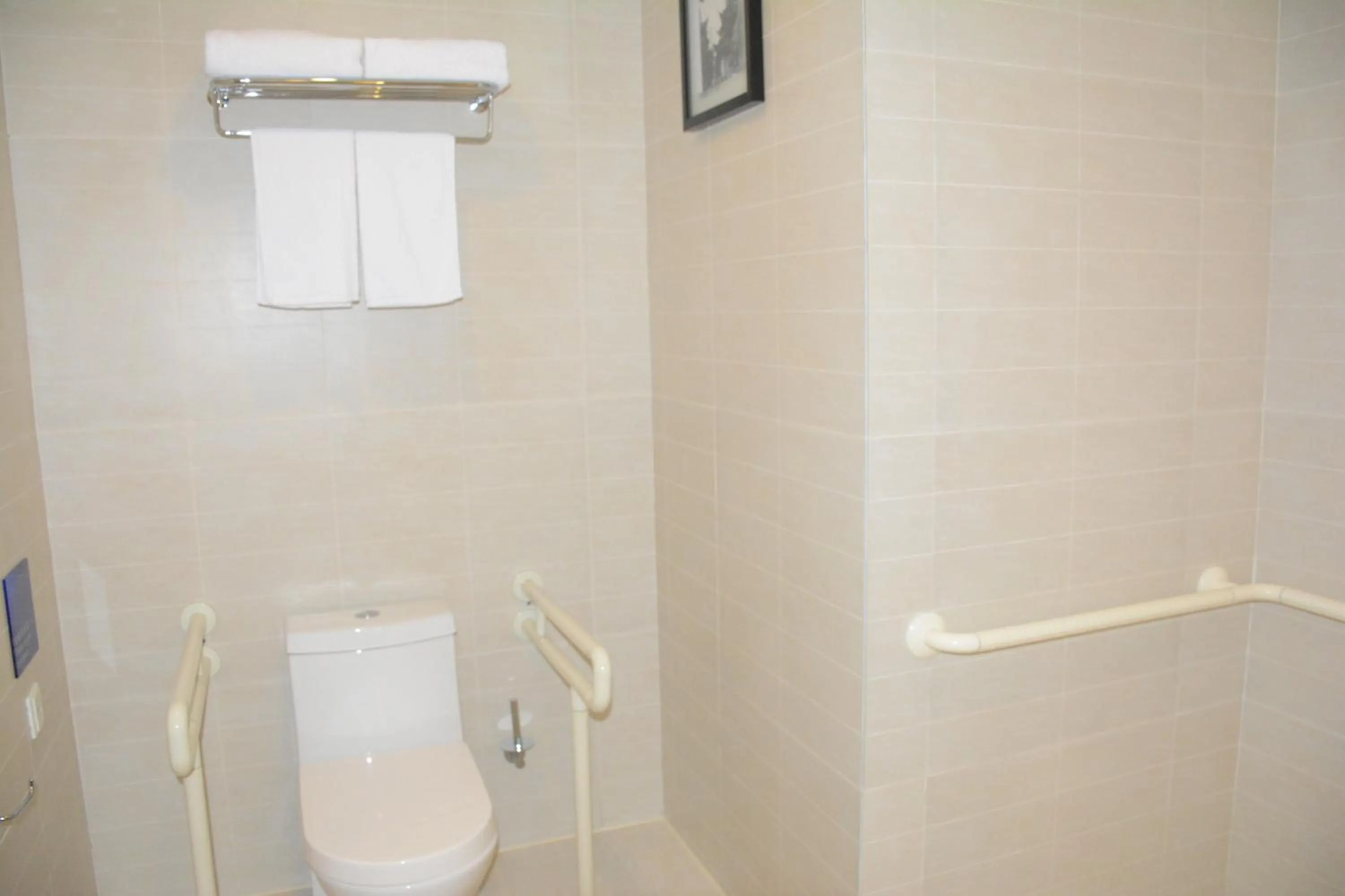 Shower in Holiday Inn Express Changzhou Centre by IHG