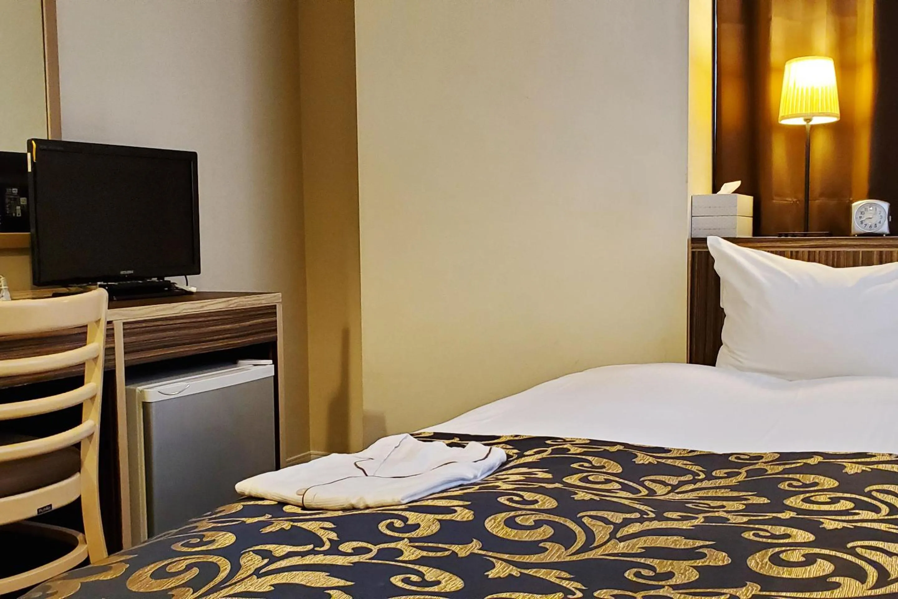 Bed in Tachikawa Regent Hotel