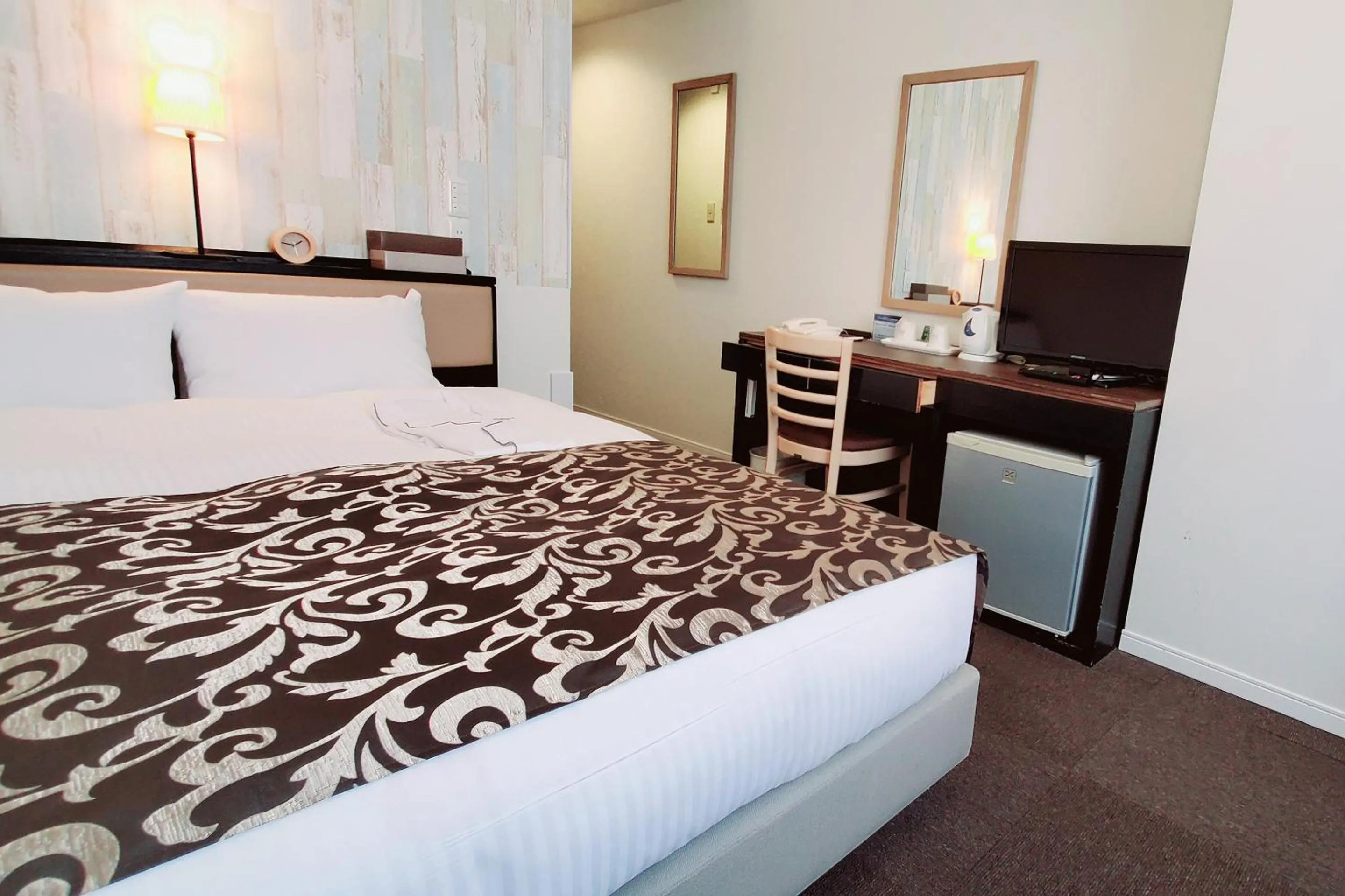 Bedroom, Bed in Tachikawa Regent Hotel