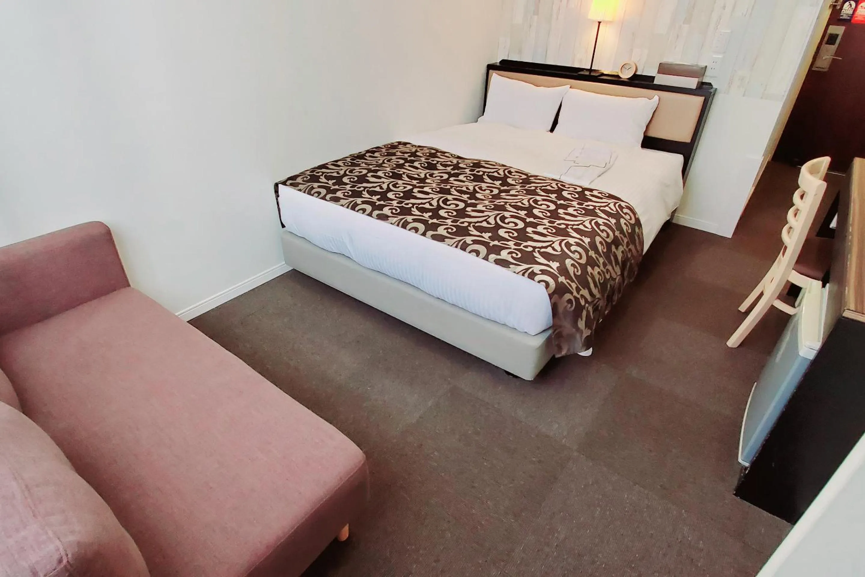 Bedroom, Bed in Tachikawa Regent Hotel