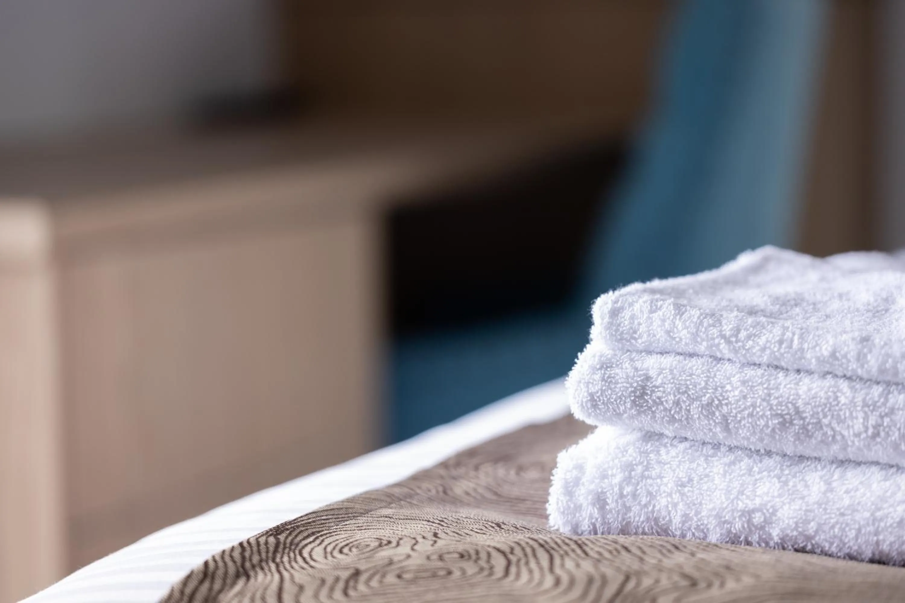 towels, Bed in The Osmond Motel & Apartments