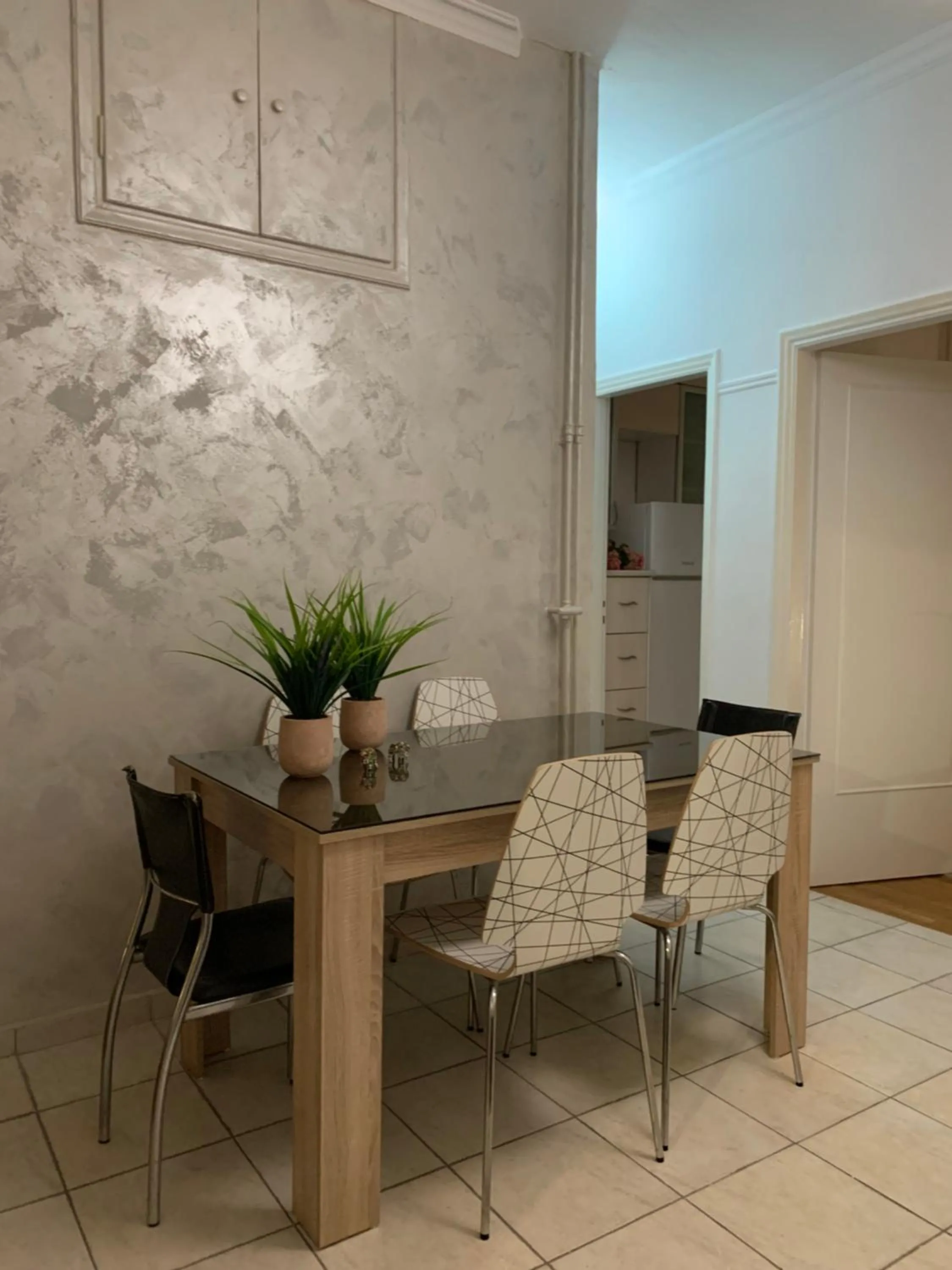 Photo of the whole room in 2 Bedrooms Apartment Center of Athens 4 min Subway