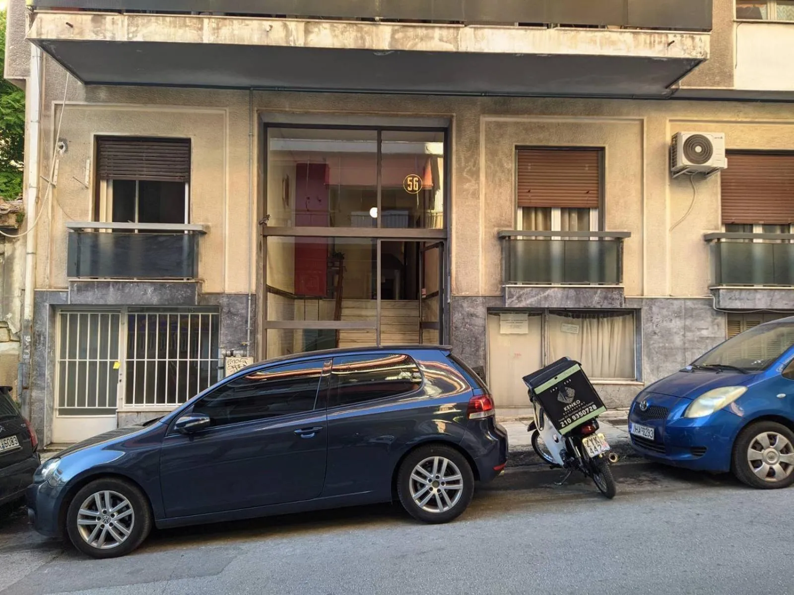 Property building in 2 Bedrooms Apartment Center of Athens 4 min Subway