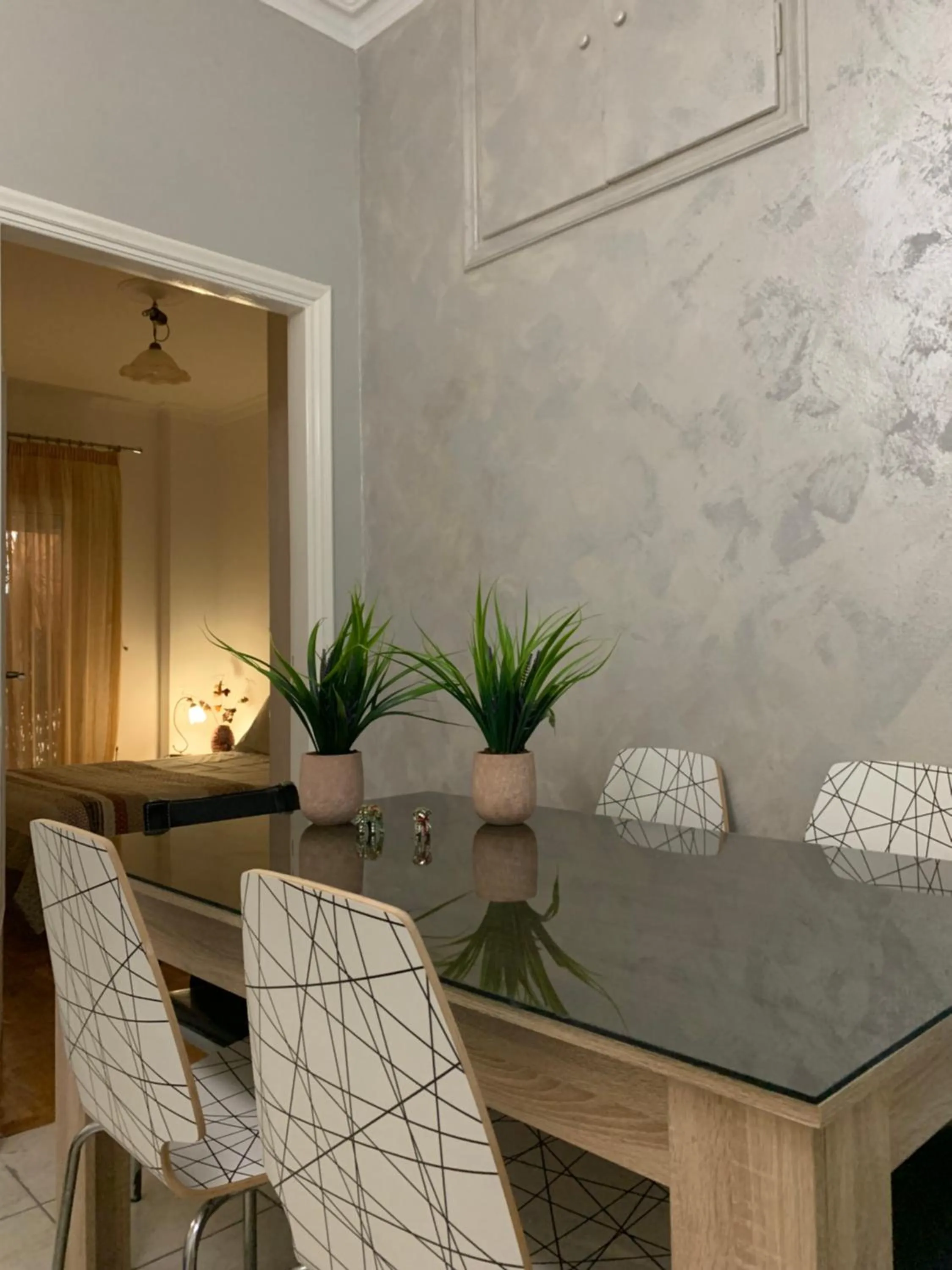 Seating area in 2 Bedrooms Apartment Center of Athens 4 min Subway