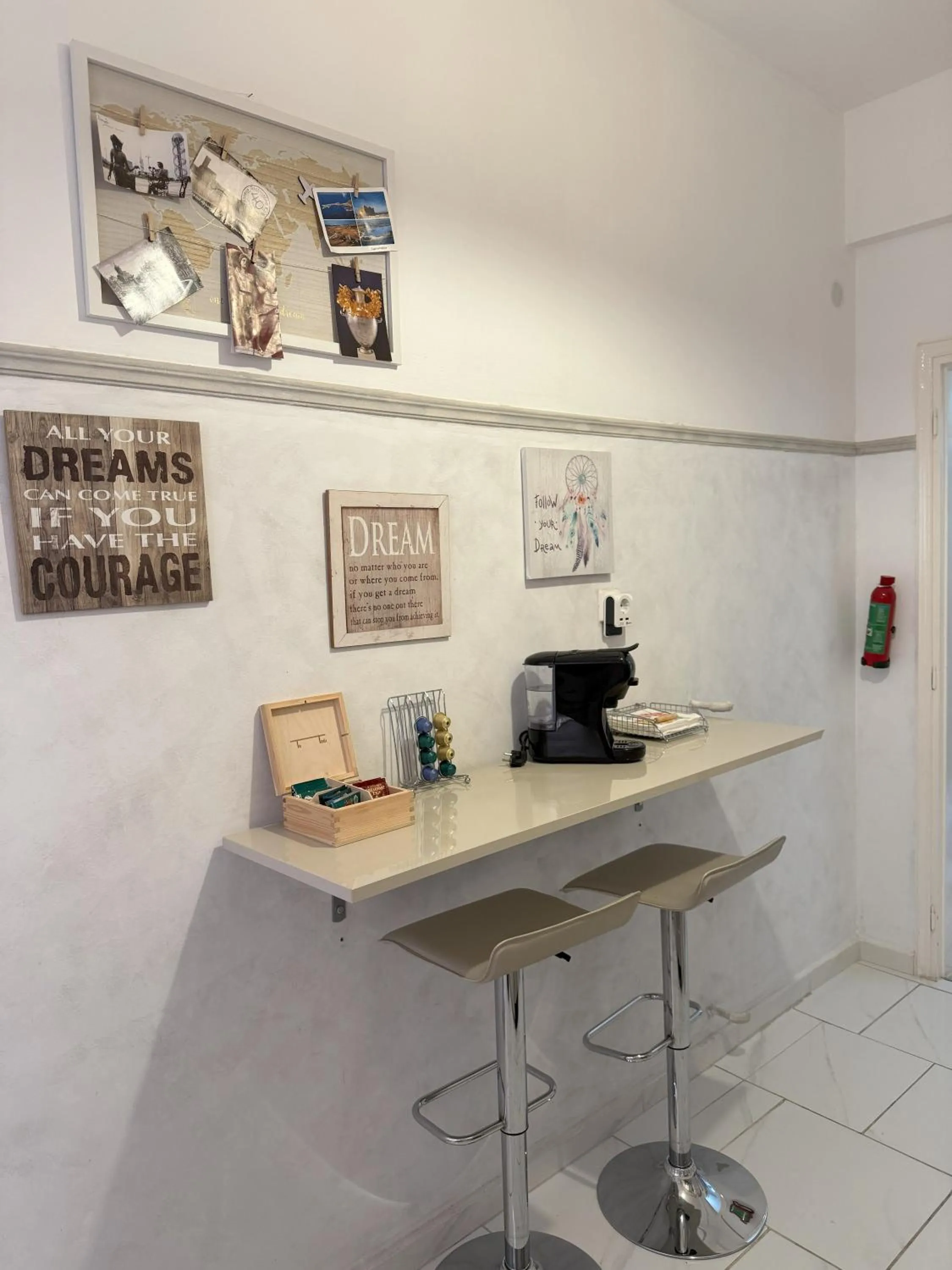 2 Bedrooms Apartment Center of Athens 4 min Subway