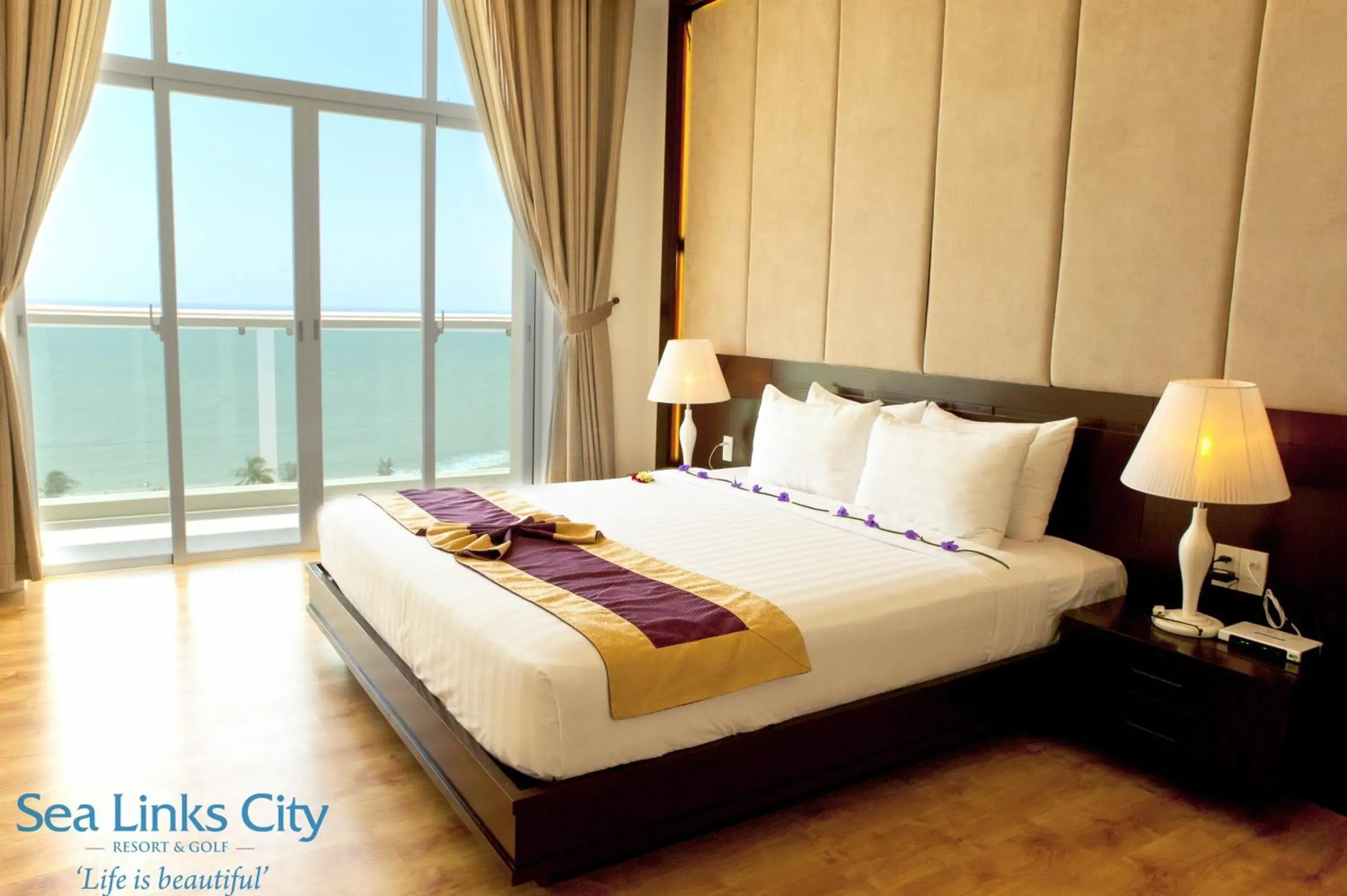 Photo of the whole room, Bed in Ocean Vista Photo of the whole room, Bed in Ocean Vista